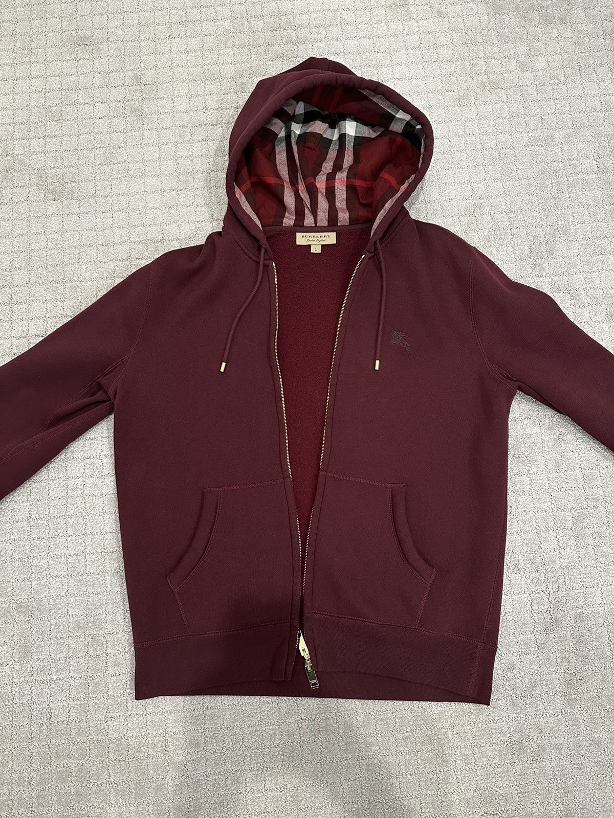 Burberry hoodie store burgundy