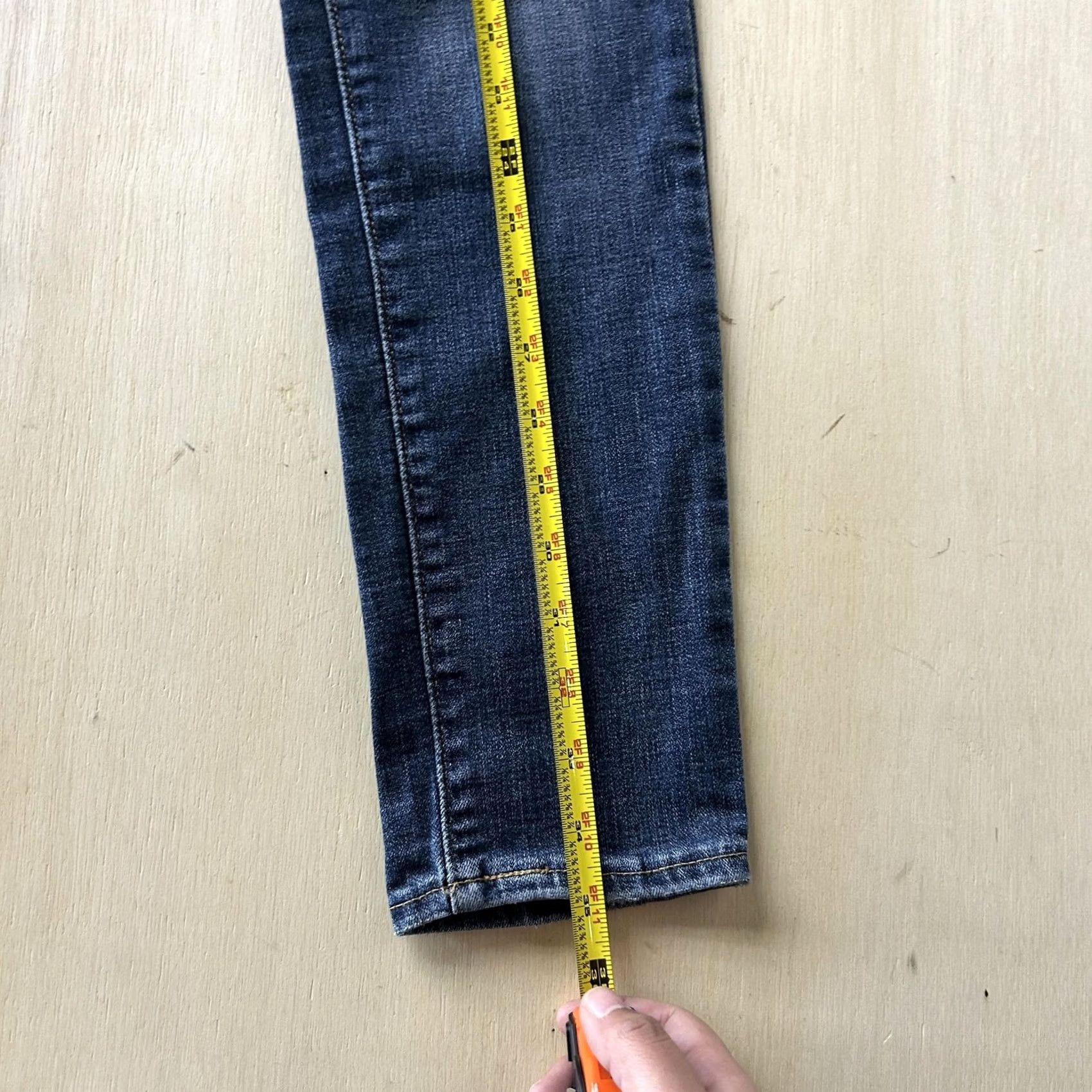Levi's Levi's 711 Skinny Jeans Womens 28 Medium Wash Blue Mid Rise Stretch Denim Faded Distressed Pockets Zipper Button 5-Pocket Mens? Womens Size 28" / US 6 / IT 42 - 2 Thumbnail