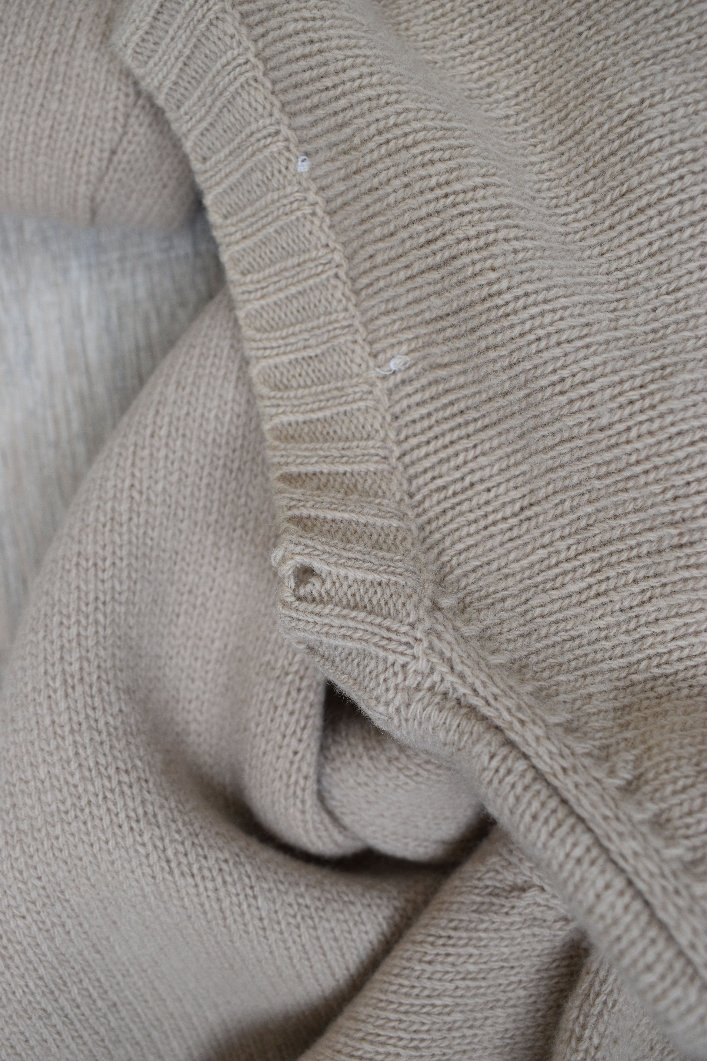 Helmut Lang × Vintage Helmut Lang 1999 Wool Cream Knit Sweater V Neck Beige Size US S / EU 44-46 / 1 - 7 Thumbnail