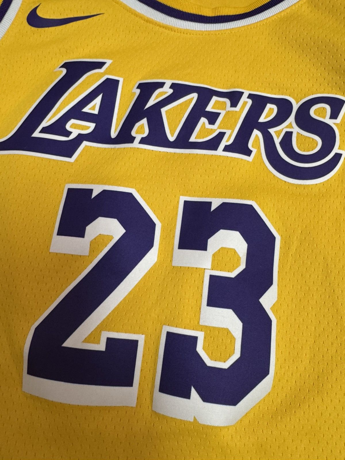 Nike LA Lakers LeBron James #23 NBA Swingman Jersey Size US S / EU 44-46 / 1 - 3 Thumbnail
