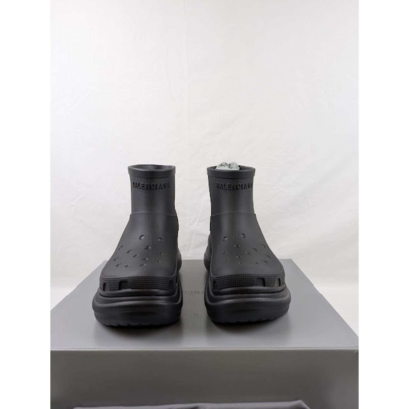 Balenciaga o1rshd1 Q:2 / Rubber Crocs Bootie in Black Size US 9 / EU 42 - 2 Thumbnail