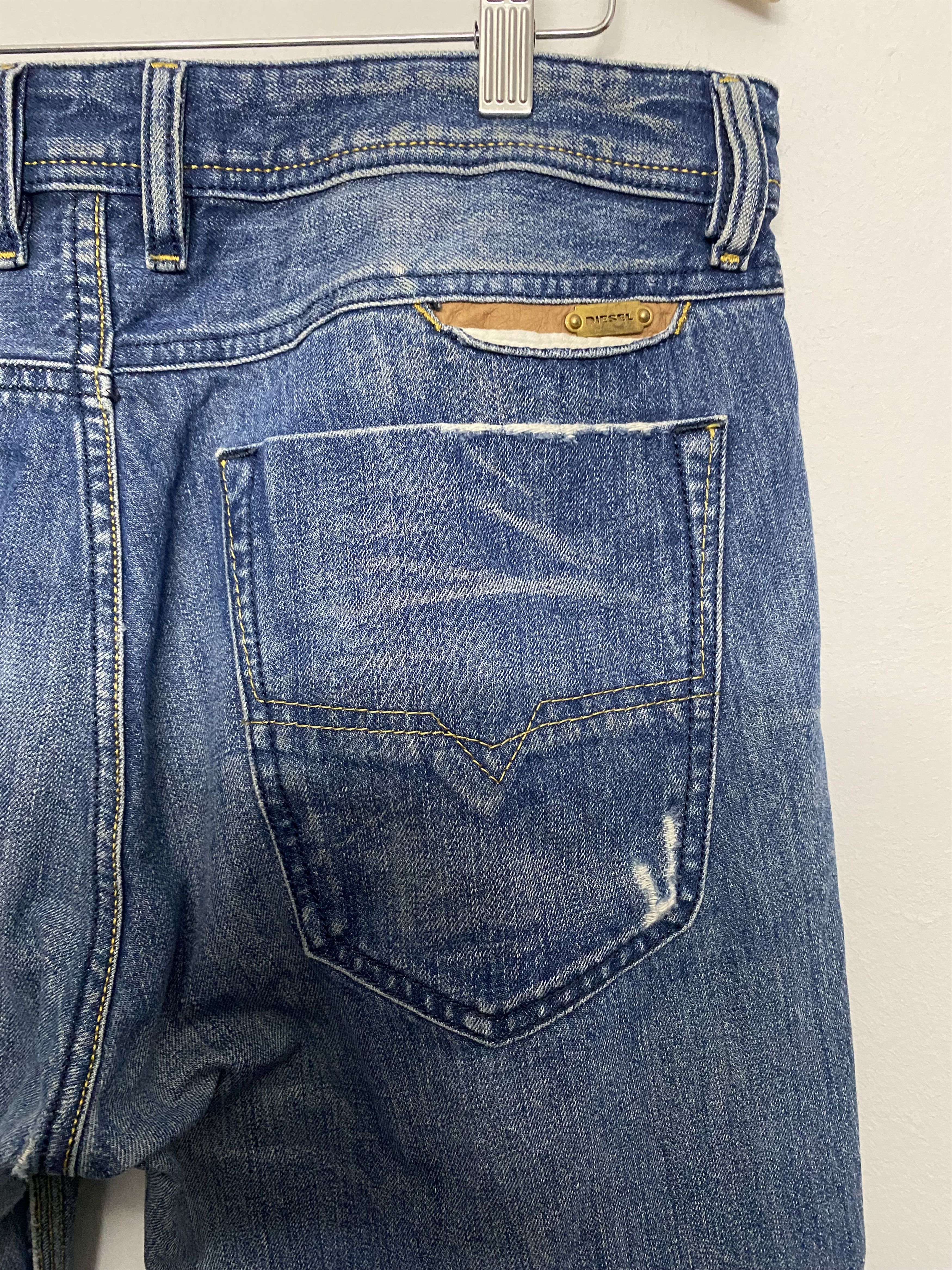 Diesel DIESEL BRAVEFORT 0801M Comfort Carrot Distressed Jeans Size US 34 / EU 50 - 12 Thumbnail