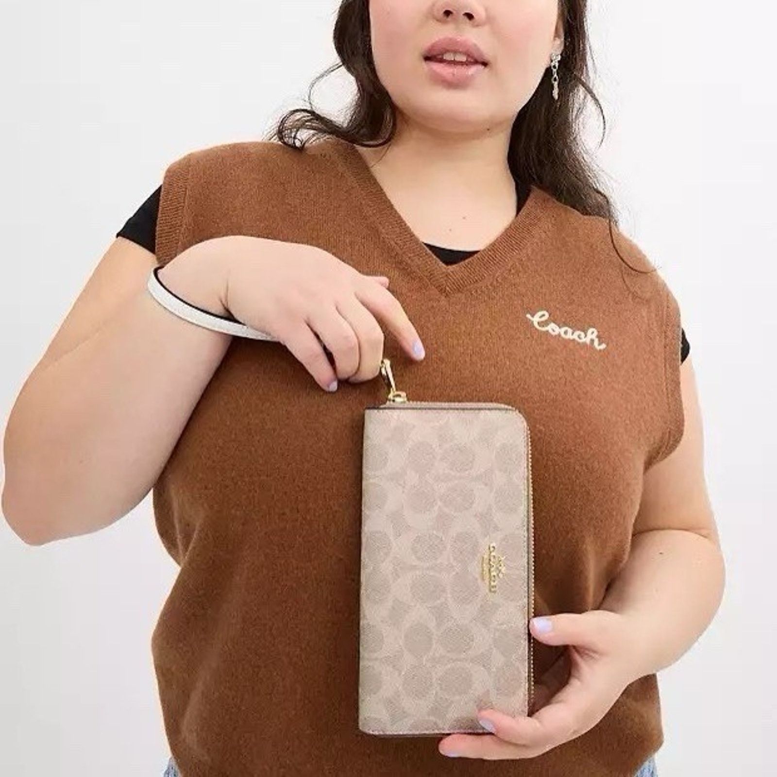 Coach NWT Coach Long Zip Around Wallet CW778, Gold/Sand/Chalk Size ONE SIZE - 6 Thumbnail