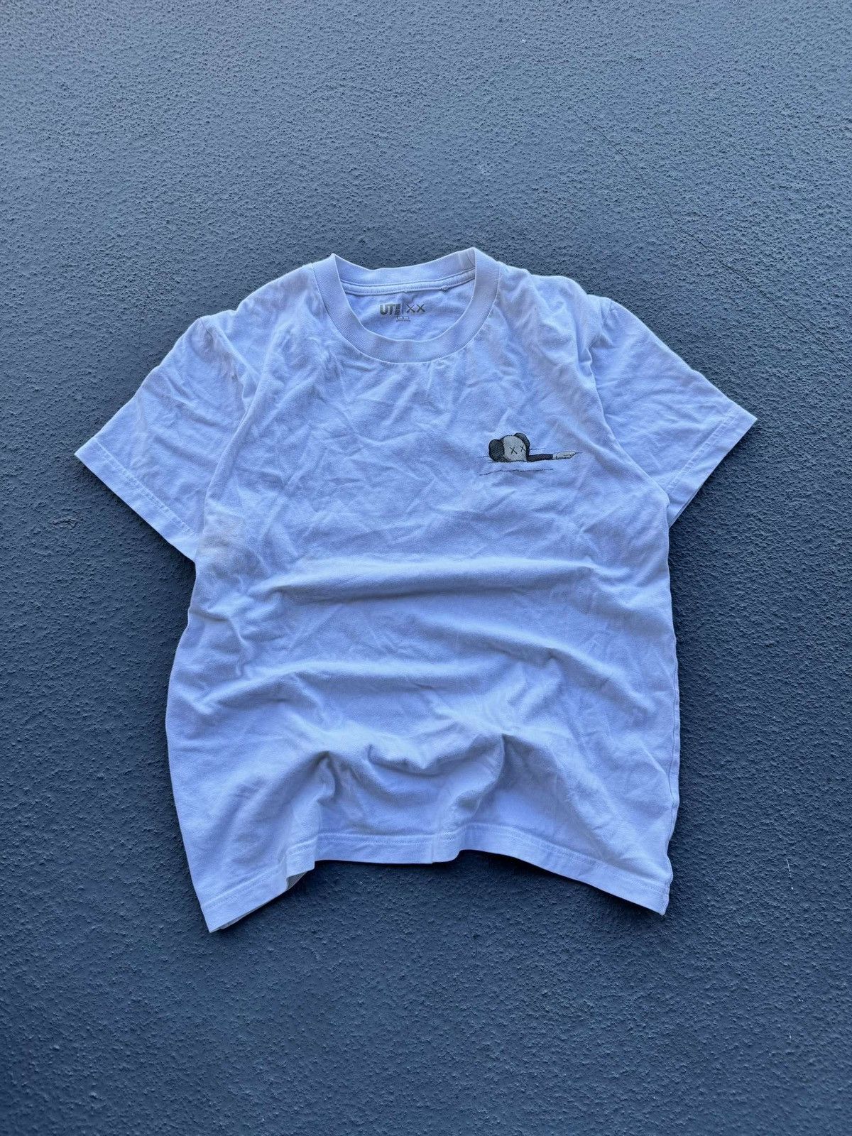 Kaws × Vintage Sick Streetwear White and Blue Uniqlo Kaws Shirt Size US S / EU 44-46 / 1 - 1 Thumbnail
