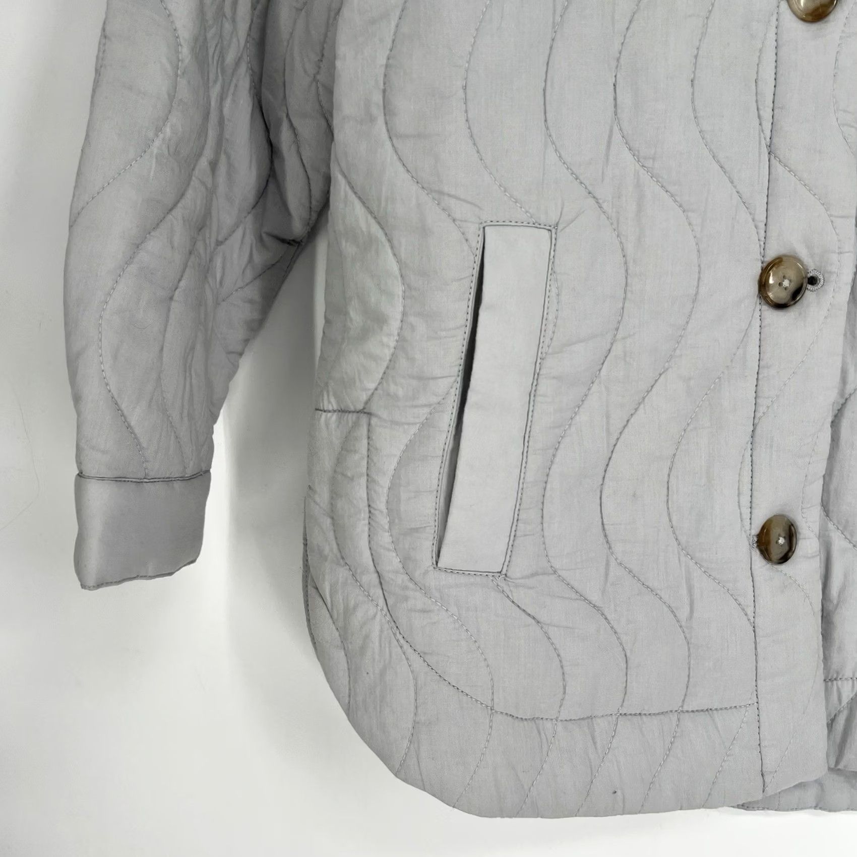 Madewell Madewell Quilted Belrose Shirt Jacket Women’s Size Small Light Gray Shirt Jacket Ladies Small Gray Quilted Belrose Madewell Size S / US 4 / IT 40 - 5 Thumbnail