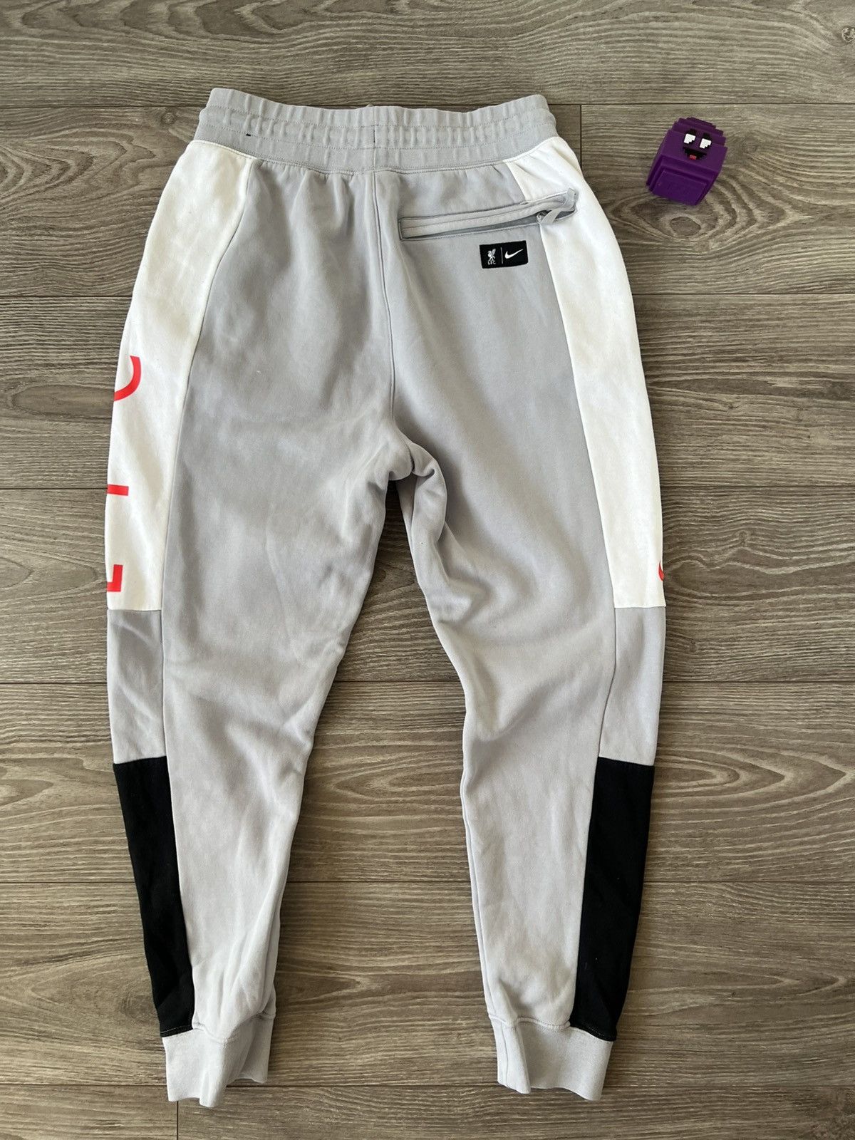 Nike Nike X LFC Liverpool Football Club Big Logo Drill Joggers Size US 32 / EU 48 - 19 Thumbnail