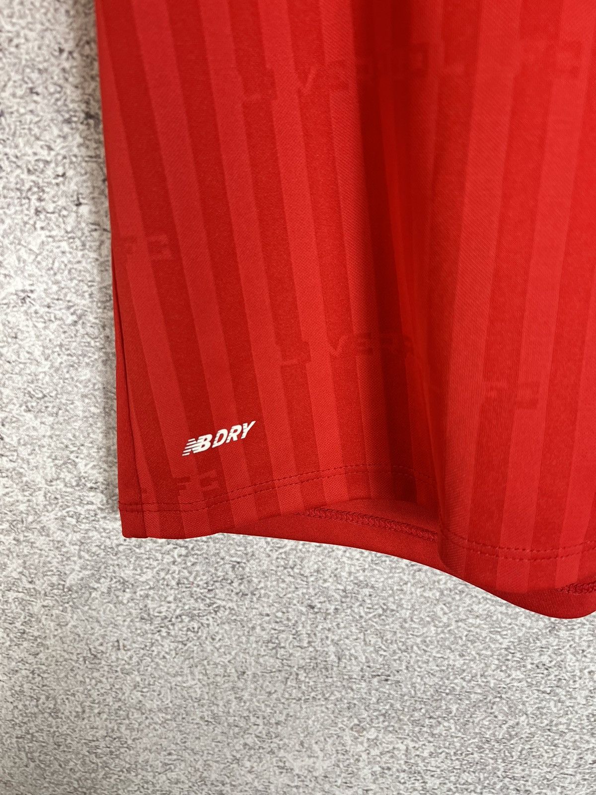 Other FC Liverpool 2015 2016 Home New Balance Soccer Jersey Shirt Size US S / EU 44-46 / 1 - 9 Thumbnail