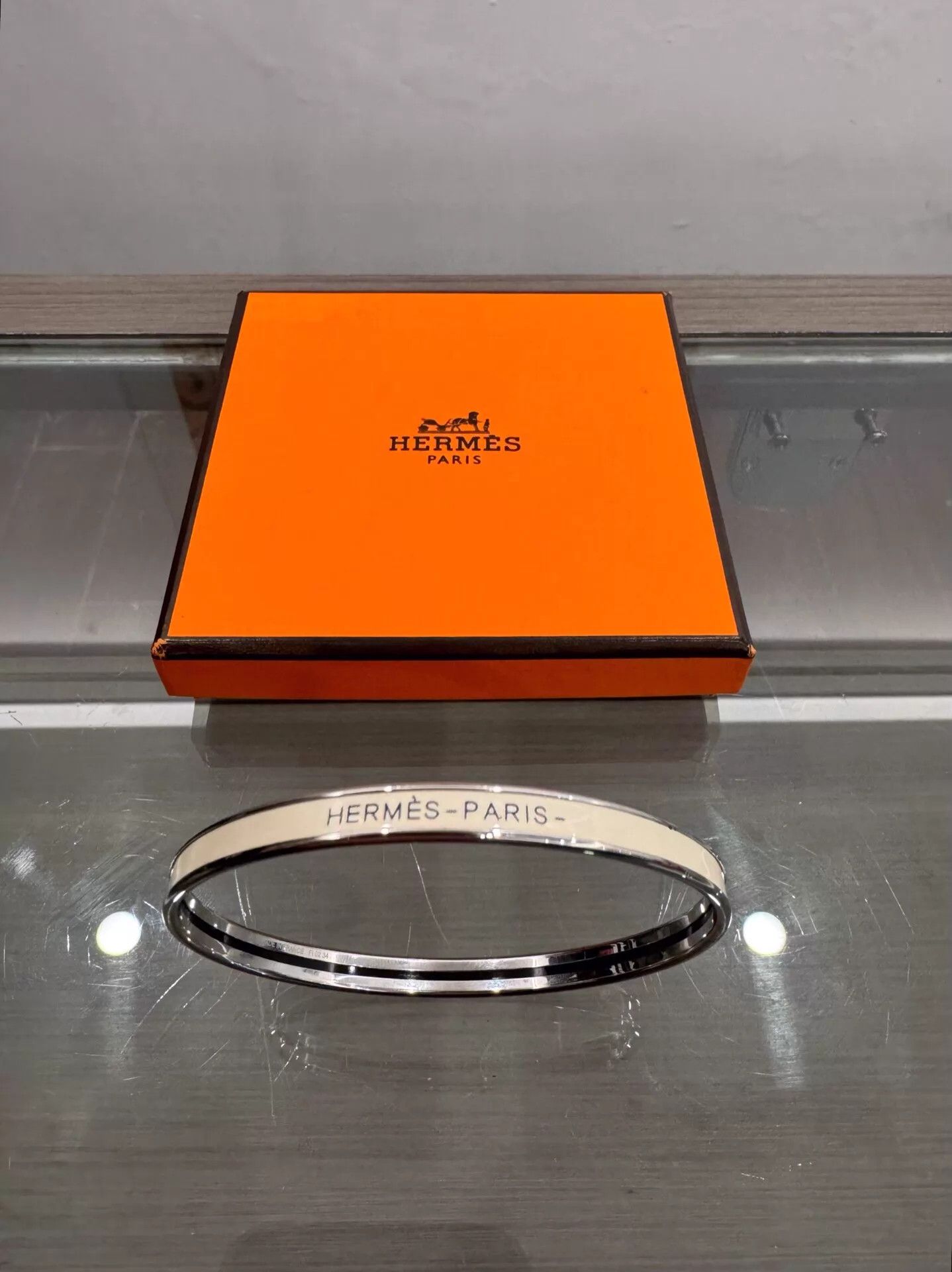 Hermes Hermes Uni Logo White Enamel Silver Bracelet 62mm Size ONE SIZE - 1 Thumbnail