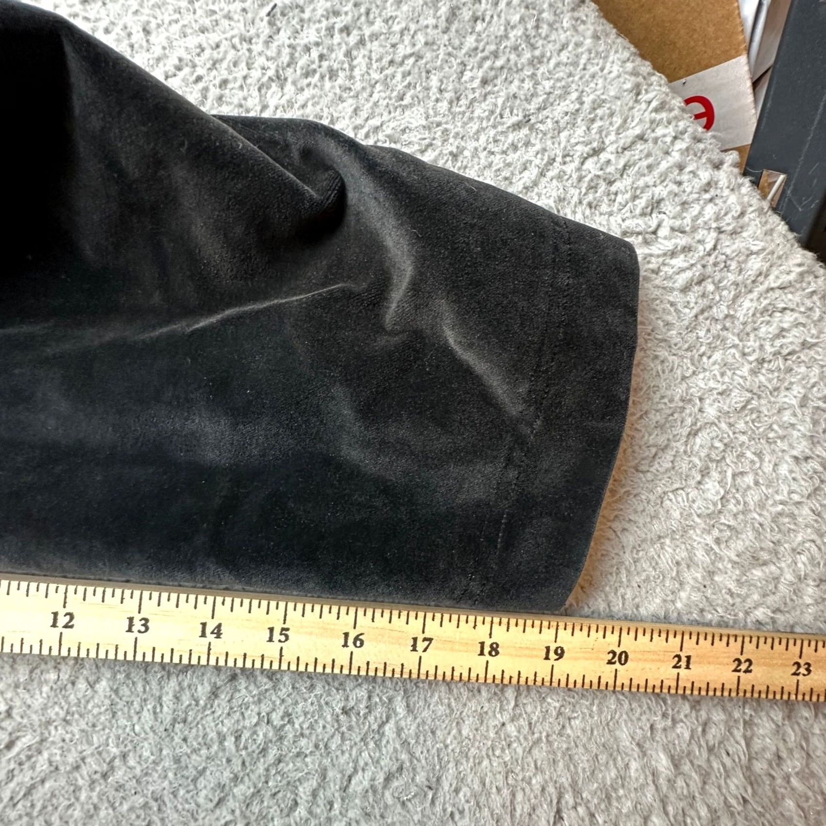 Guess VINTAGE Guess USA Velour Full Zip Jacket Mens XL Velvet Black Hoodie 90s Embroidered Zipper Pocket Hooded Long Sleeve Casual Mens Size US XL / EU 56 / 4 - 4 Thumbnail