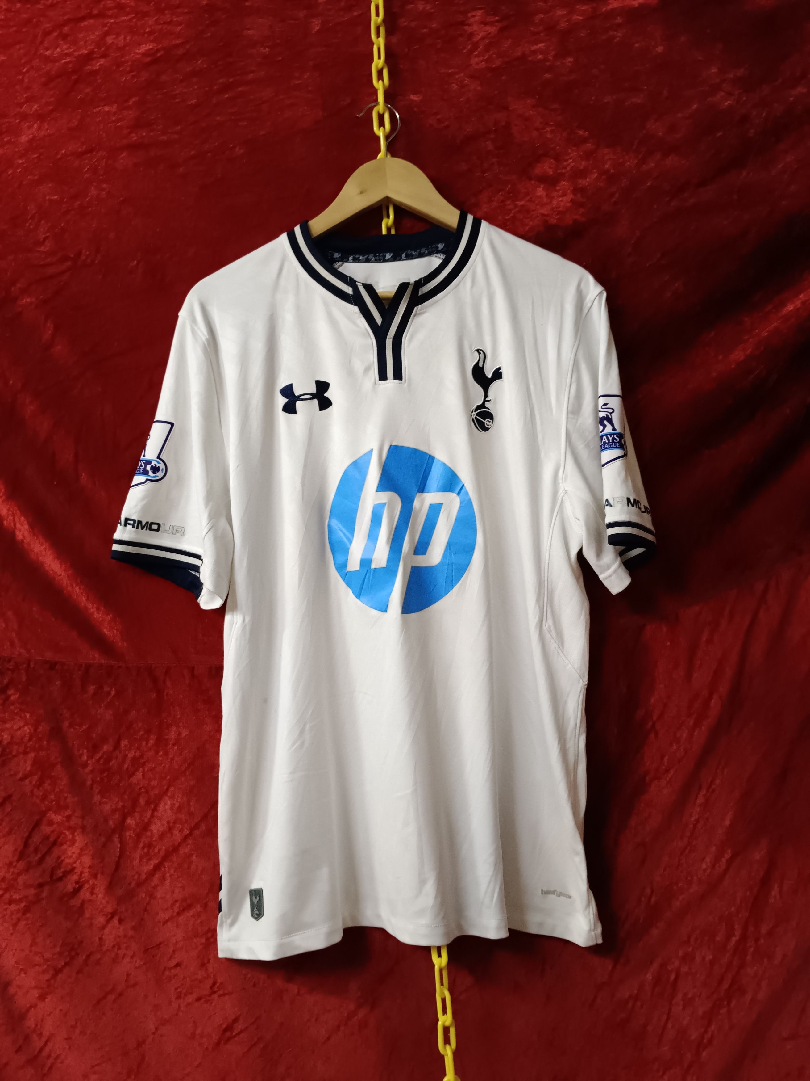 Under Armour Tottenham Hotspurs 2013/2014 Player Issue No 8 Paulinho Size US L / EU 52-54 / 3 - 3 Thumbnail