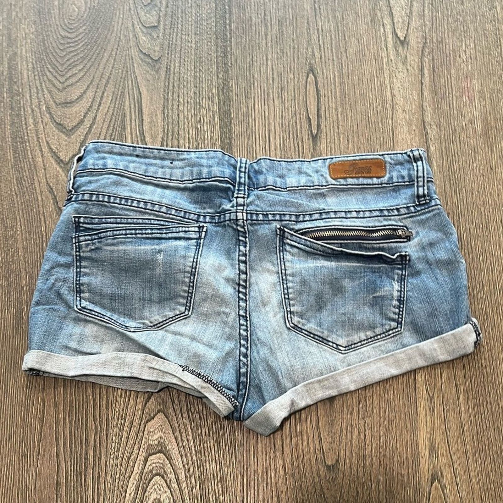 Guess Guess Denim Shorts Light Wash Roll Hem Size 29 Size 29" - 6 Thumbnail