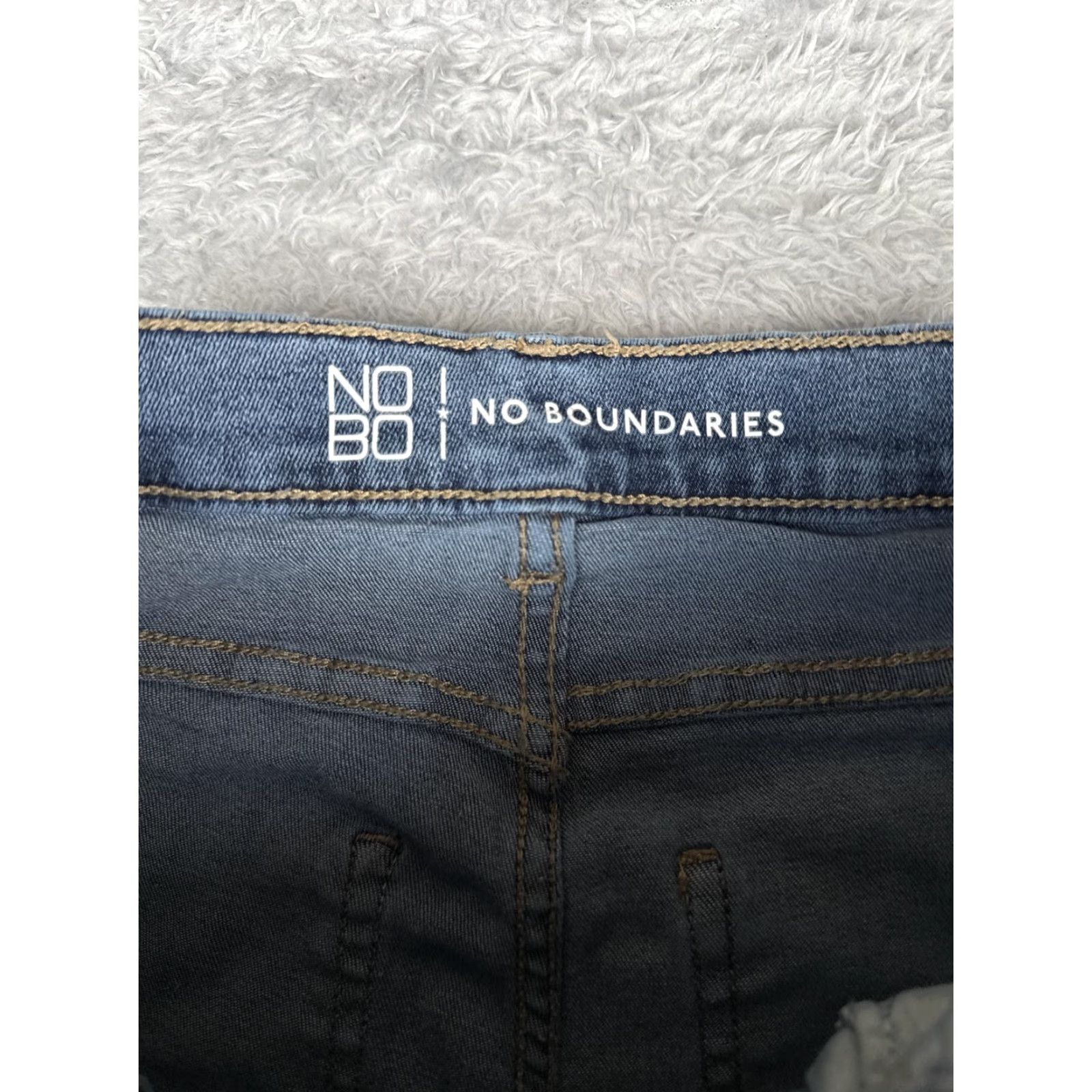 Vintage VINTAGE No Boundaries Jeans Womens Juniors 9 Medium Wash Flare Distressed Raw Hem Denim Size 30" / US 8 / IT 44 - 6 Thumbnail