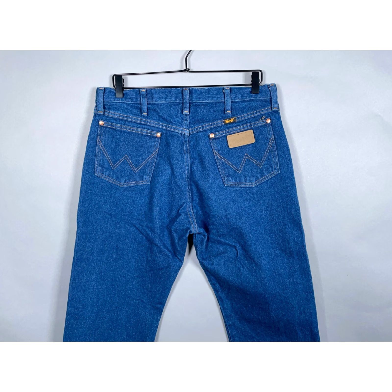 Wrangler Wrangler Cowboy Cut Jeans Men's 34 x 32 Blue Denim 1013MWZPW Western Vintage 90s Hipster Retro Cowboy Cut Jeans Mens Regular Blue Denim Brown label? Size US 34 / EU 50 - 4 Thumbnail