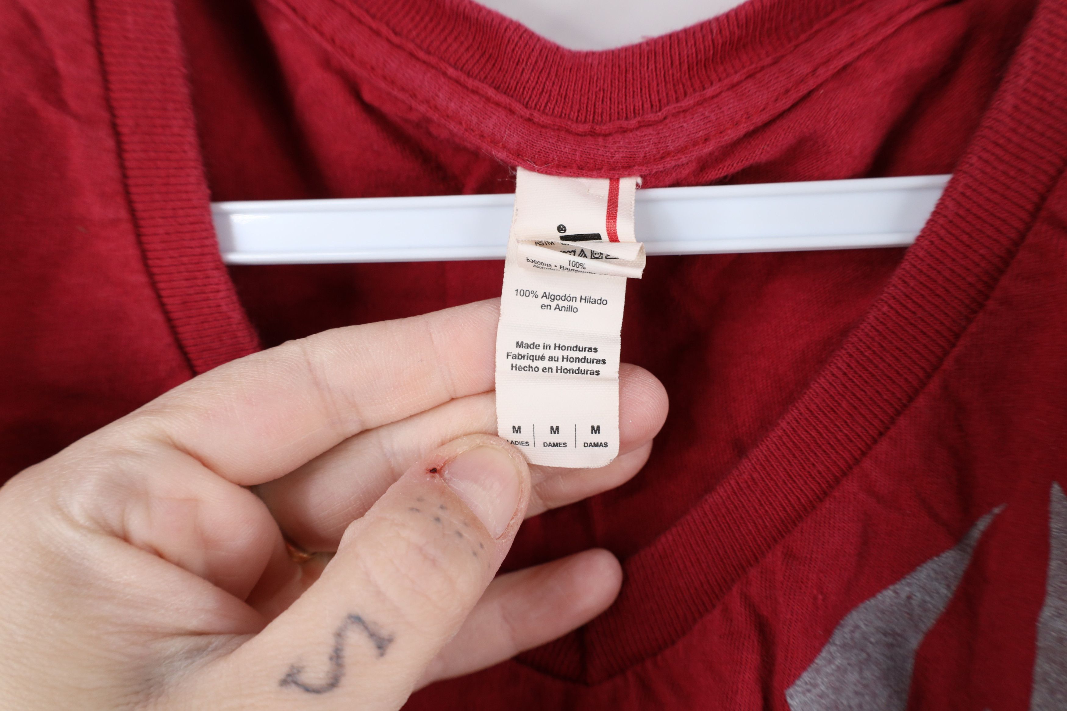 Vintage Vintage Y2K Corvette Stingray Car V-Neck T-Shirt Red Size M / US 6-8 / IT 42-44 - 8 Thumbnail