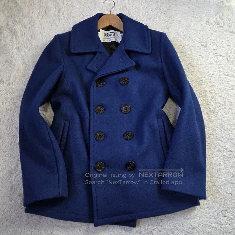 Double-breasted woolen coat