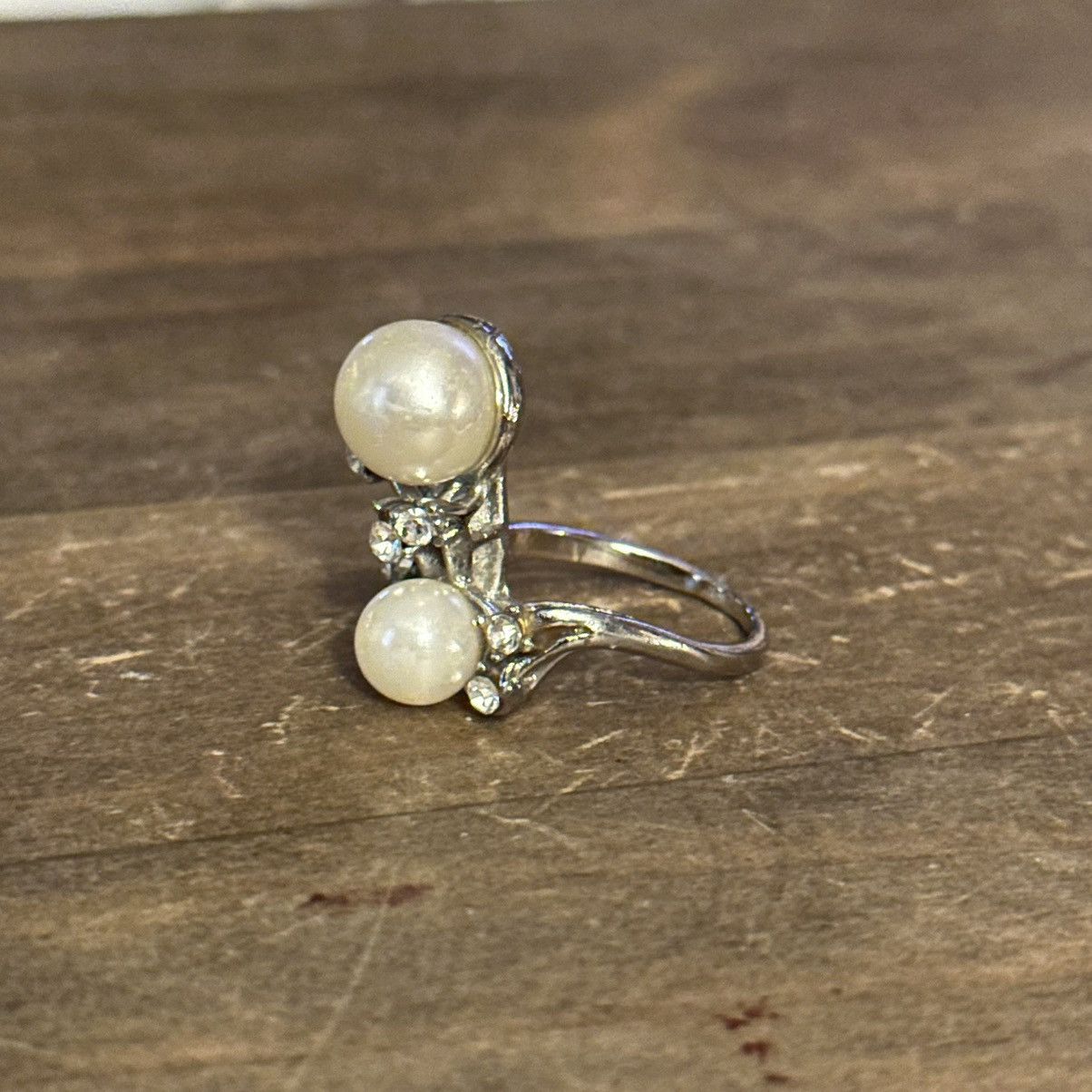 Vintage Vintage silver tone double pearl and rhinestone ring Size ONE SIZE - 6 Thumbnail