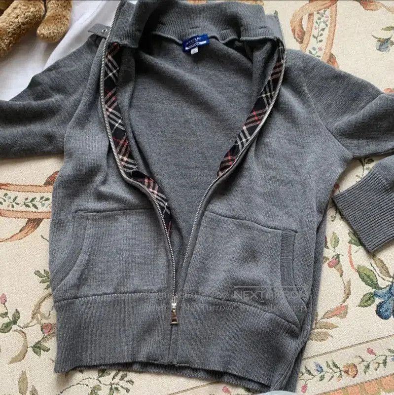 Burberry Burberry Gray Wool Women's Cardigan. Size M / US 6-8 / IT 42-44 - 5 Thumbnail