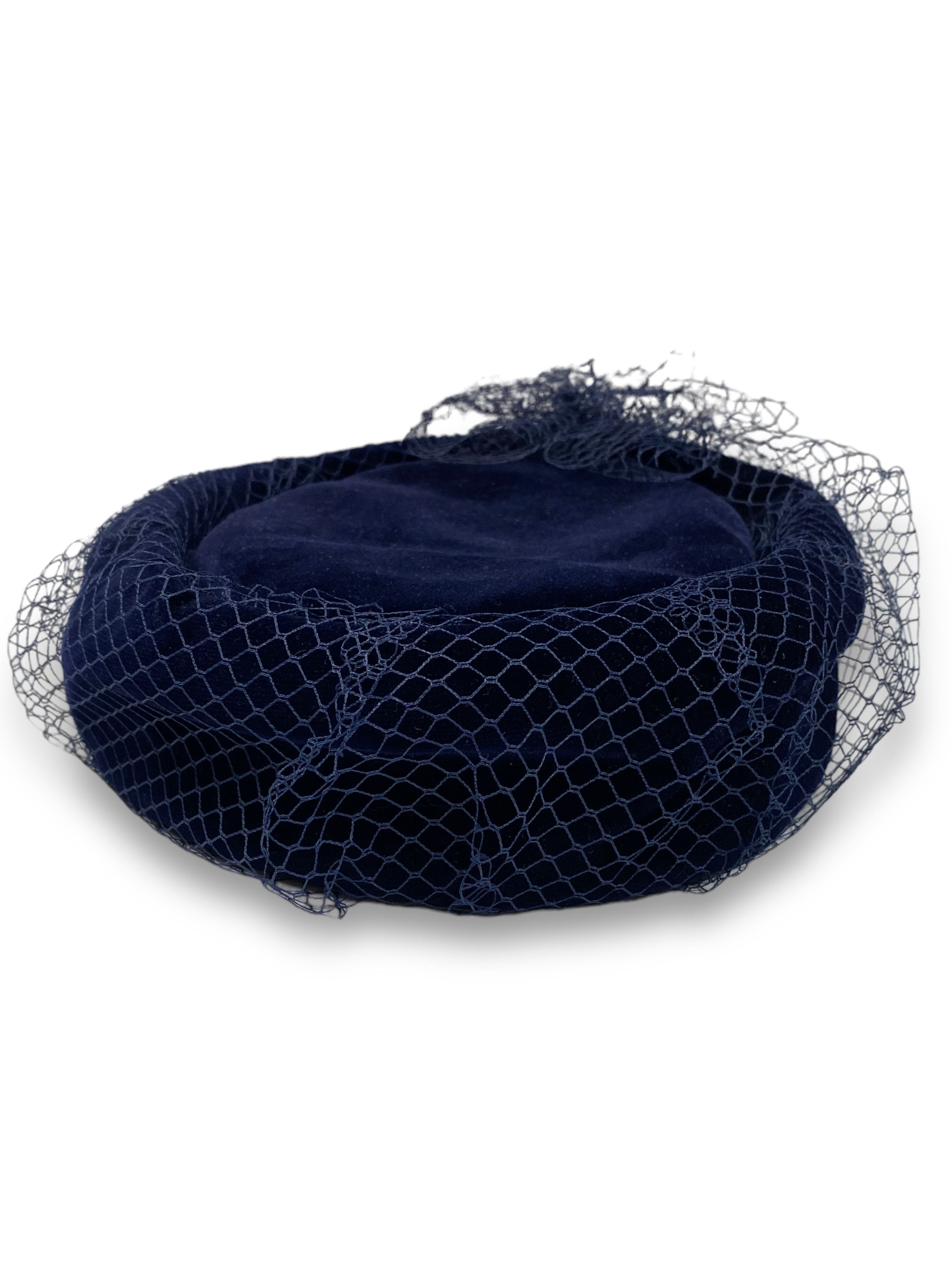 Vintage Vintage MARIDA Ladie's Luxury Navy Velvet Hat M760 Size ONE SIZE - 1 Thumbnail