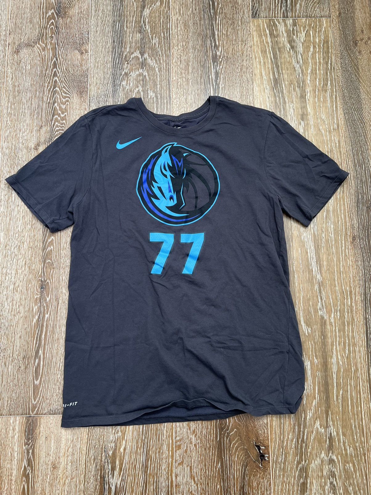 NBA Nike luka doncic mavericks dri fit tee Size US S / EU 44-46 / 1 - 1 Thumbnail