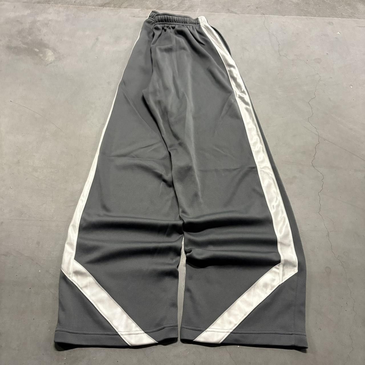 Nike Crazy Vintage Y2K/2000s Baggy Grey Nike Striped Trackpants! Size US 28 / EU 44 - 4 Thumbnail