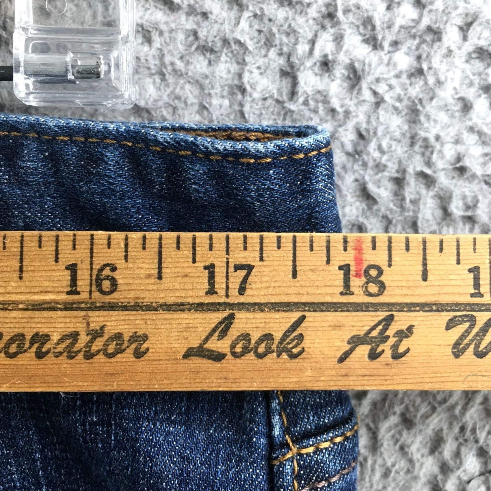 Calvin Klein Calvin Klein Straight Jeans Womens 33/16 Denim Mid Rise Zip Fly Blue Denim 5-Pocket Regular Waist 28.75 Inseam Size 24" / US 00 / IT 34 - 6 Thumbnail
