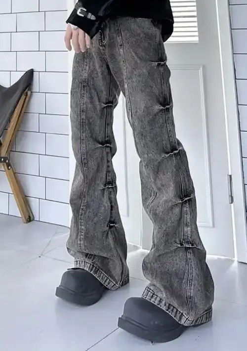 Japanese Brand × Jean Distressed Style Washed Pleated Bootcut Jean Size US 32 / EU 48 - 1 Thumbnail