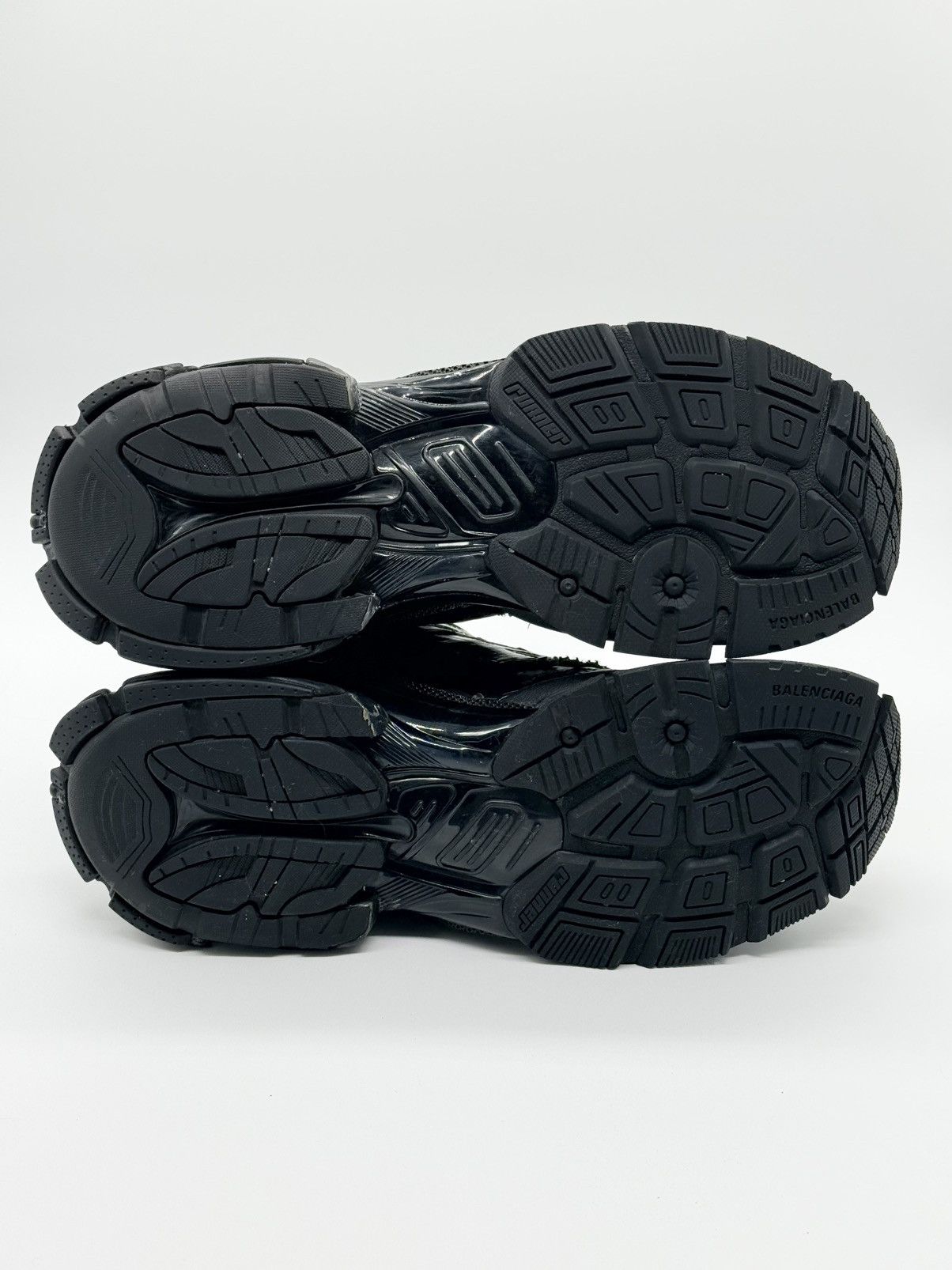 Balenciaga Size 12 - Balenciaga Runner Sneaker Black Size US 12 / EU 45 - 6 Thumbnail