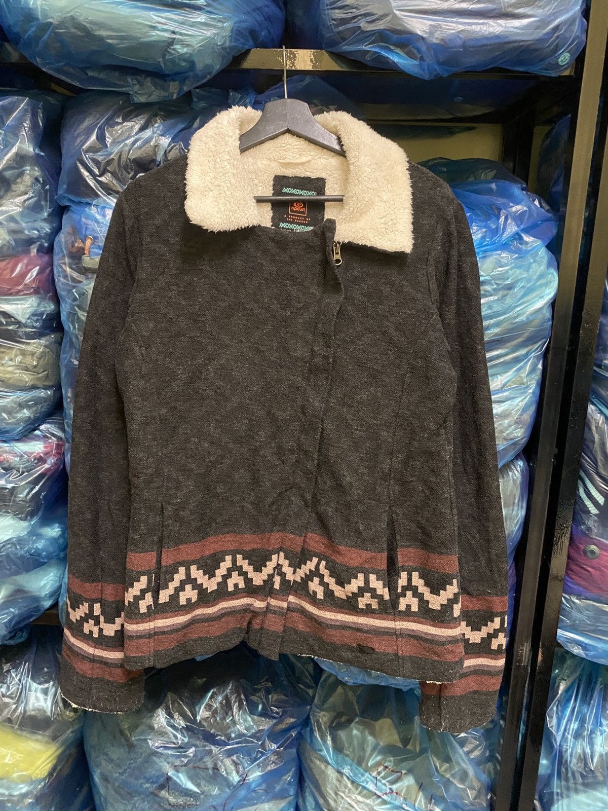 Rip Curl Vintage Rip Curl Sherpa Lined Ethnic Jacket Aztec Print Size M / US 6-8 / IT 42-44 - 3 Thumbnail