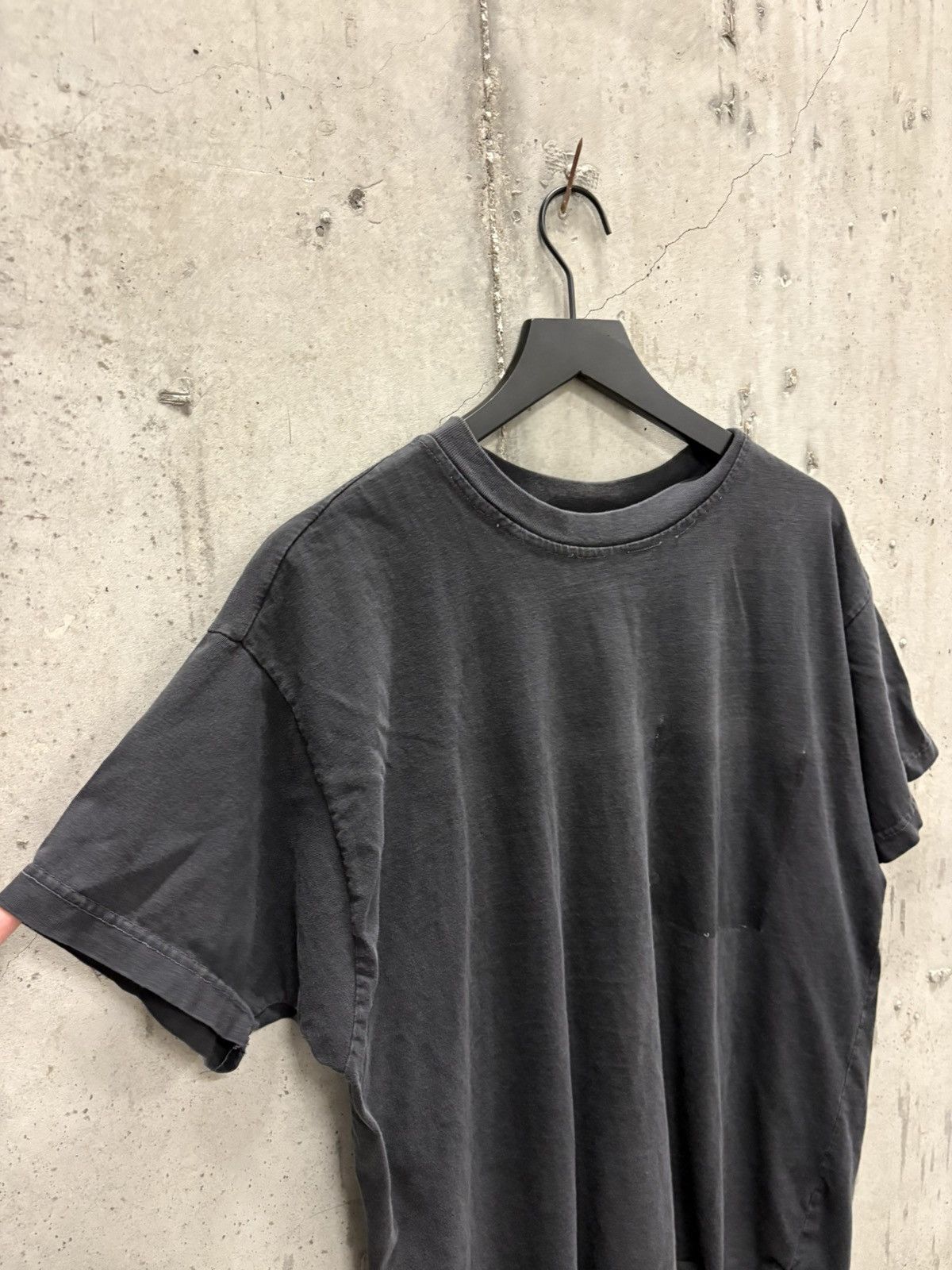 Vintage Vintage Blank Shirt Thrash Fade Distressed Grunge Band Boxy Size US XL / EU 56 / 4 - 2 Thumbnail