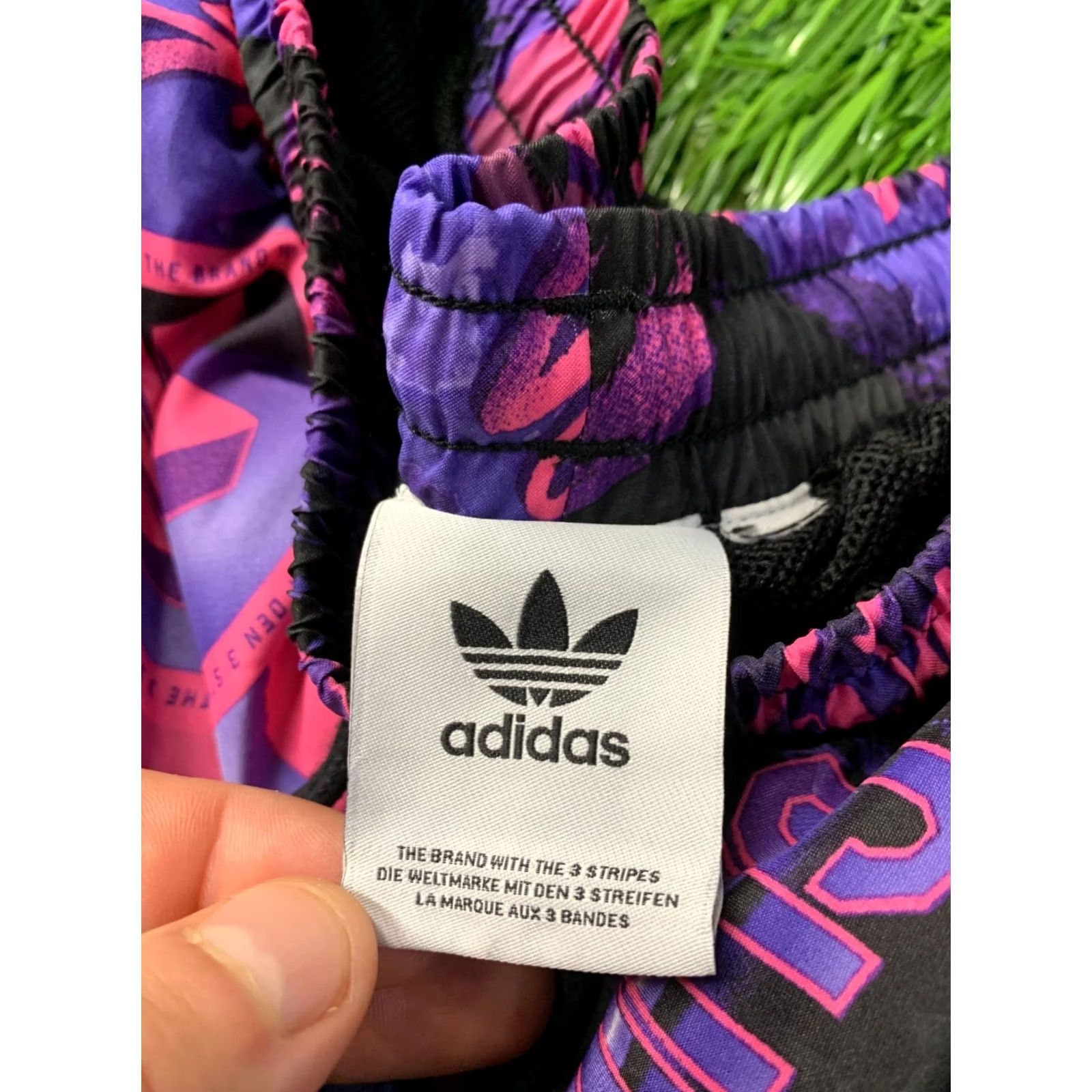 Reebok ADIDAS ORIGINAL 2023 MEN CASUAL BEACH SHORTS S Violet and Black IP5540 Mens Shorts Beach Size US 29 - 4 Thumbnail