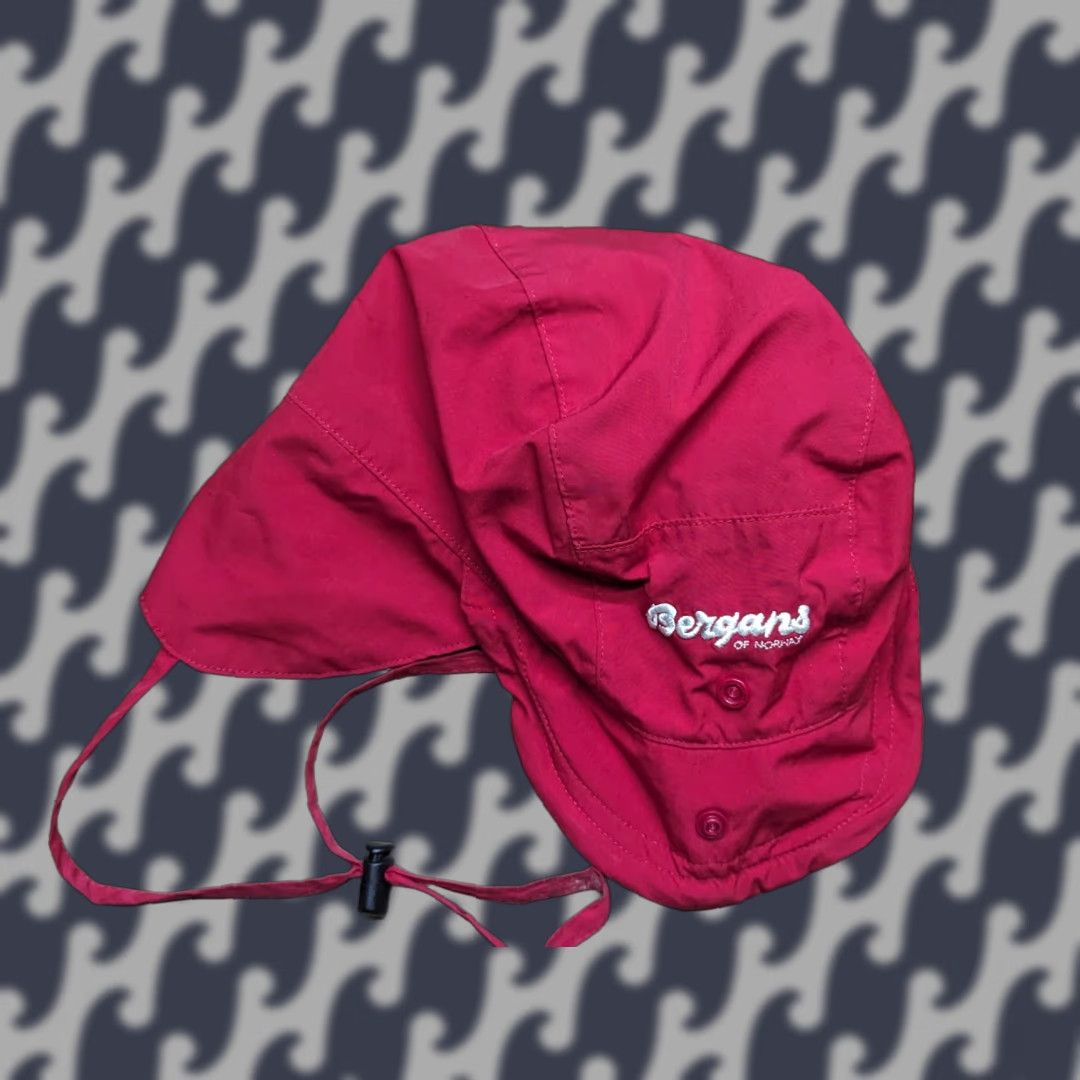 Vintage Bergans of Norway Mountain Cap Beanie Unisex Adults Size M Red Trekking Dermizax Water Resistant Seasonal Knit Cap 57-58 - Size ONE SIZE - 1 Thumbnail