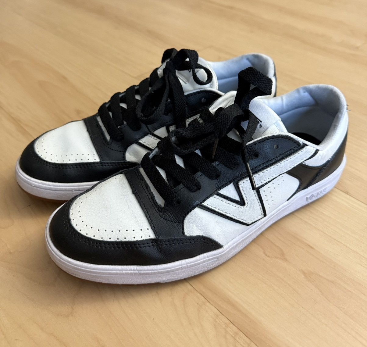 Vans Vans Lowland Comfycush Black White Shoes Size US 9 / EU 42 - 1 Thumbnail