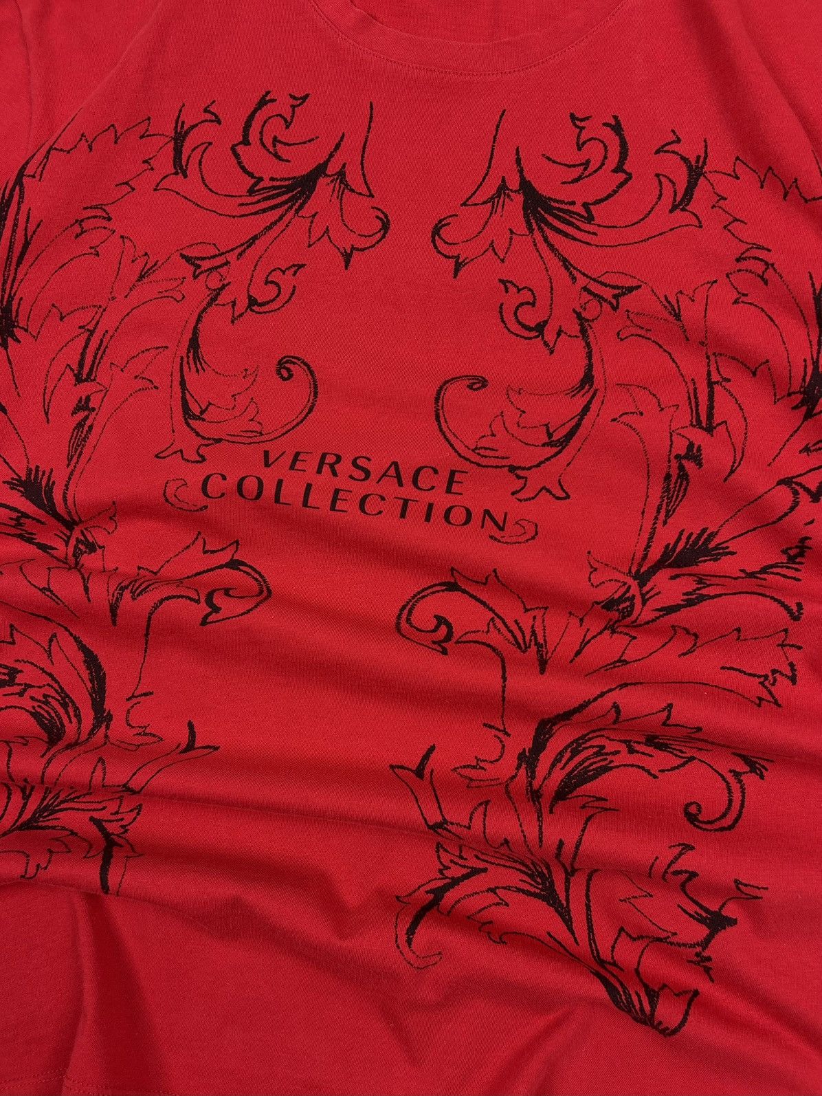 Versace Rare Versace Collection Blood Red Baroque Print Graphic Tee Size US M / EU 48-50 / 2 - 4 Thumbnail