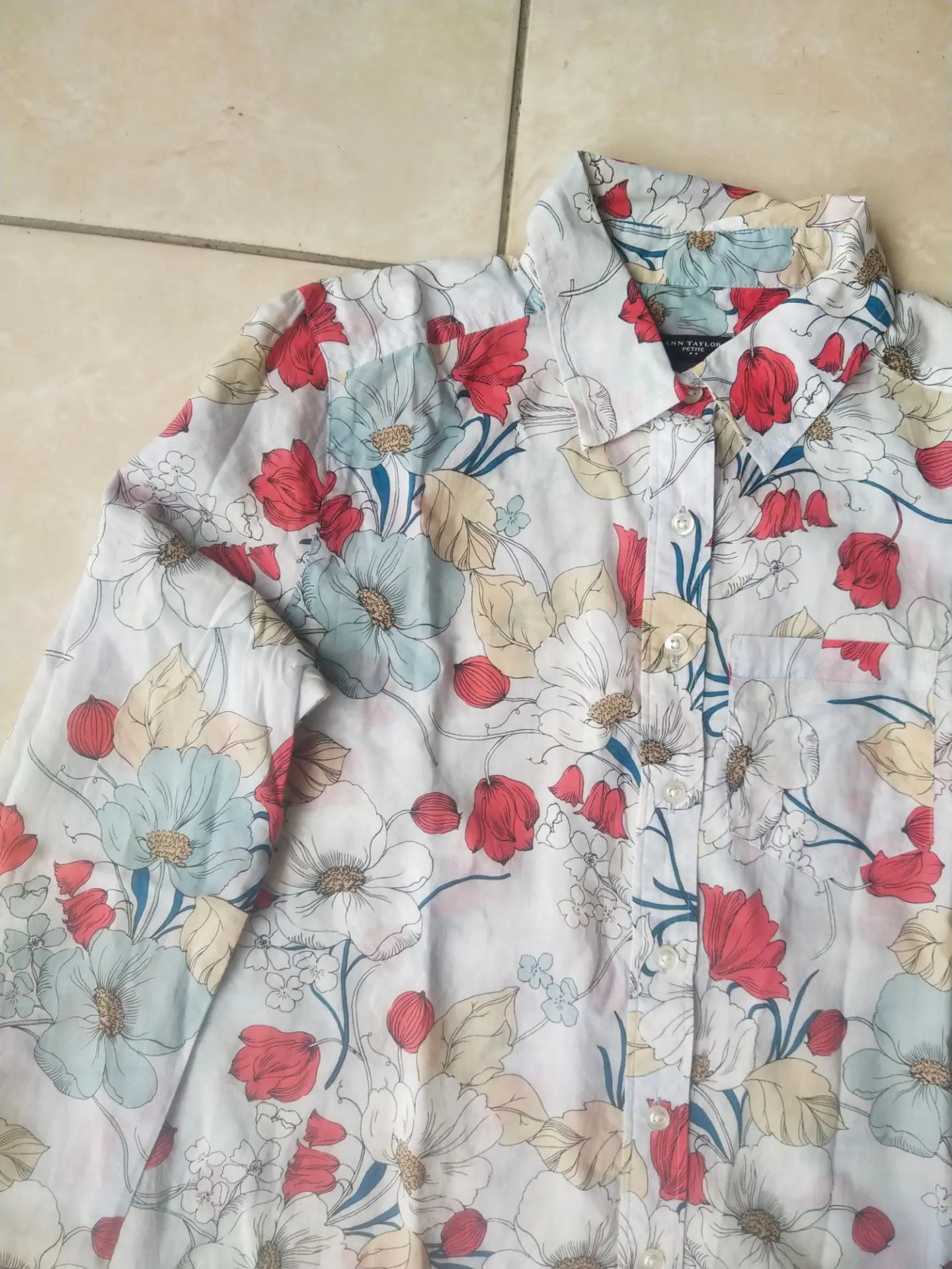 Ann Taylor Ann Taylor Petite Woman Floral Button-up Shirt Size XS / US 0-2 / IT 36-38 - 3 Thumbnail