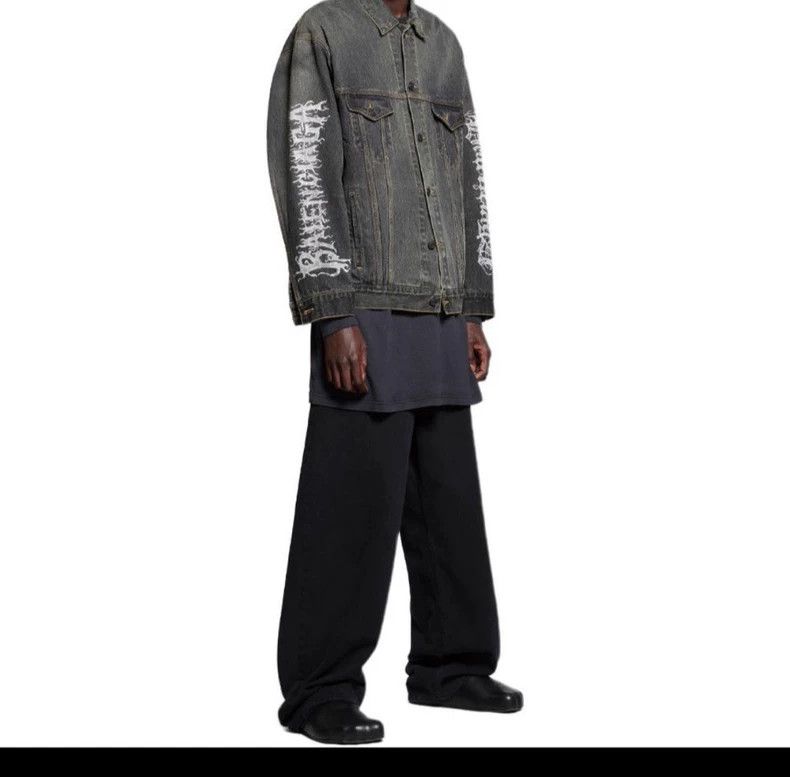 Balenciaga Balenciaga The Year of the Loong limited Sanskrit graffiti Size US XS / EU 42 / 0 - 1 Thumbnail