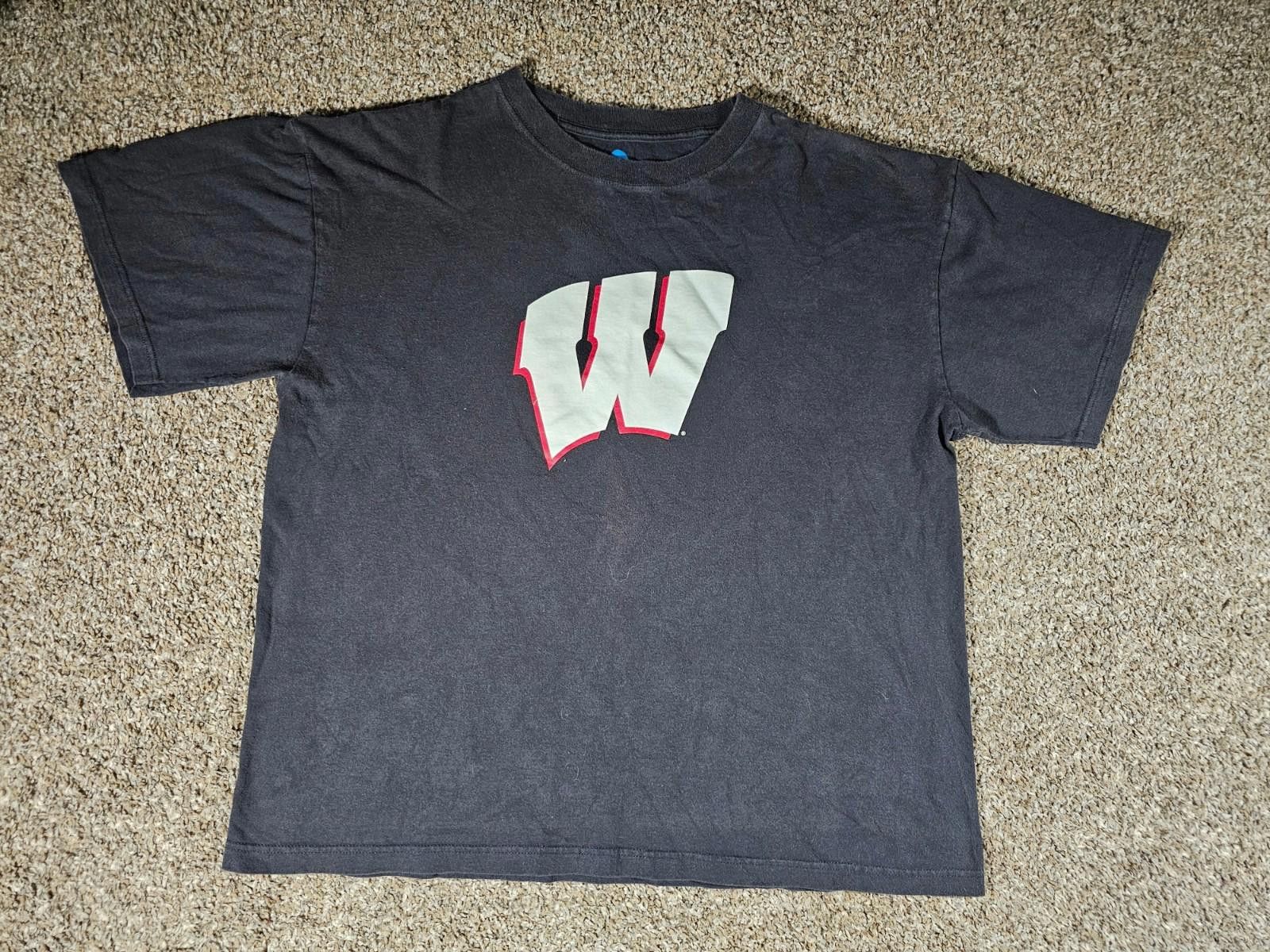 Designer Wisconsin Badgers KA INC Charcoal XL T-shirt NCAA Size US XL / EU 56 / 4 - 1 Thumbnail