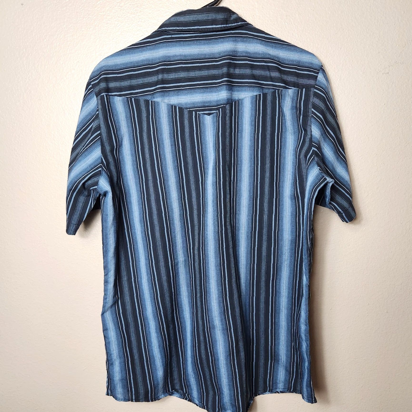 Vintage VINTAGE Bit & Bridle Mens |L| Gray/Black Striped SS Pearl Snap Western Shirt Size US L / EU 52-54 / 3 - 4 Thumbnail