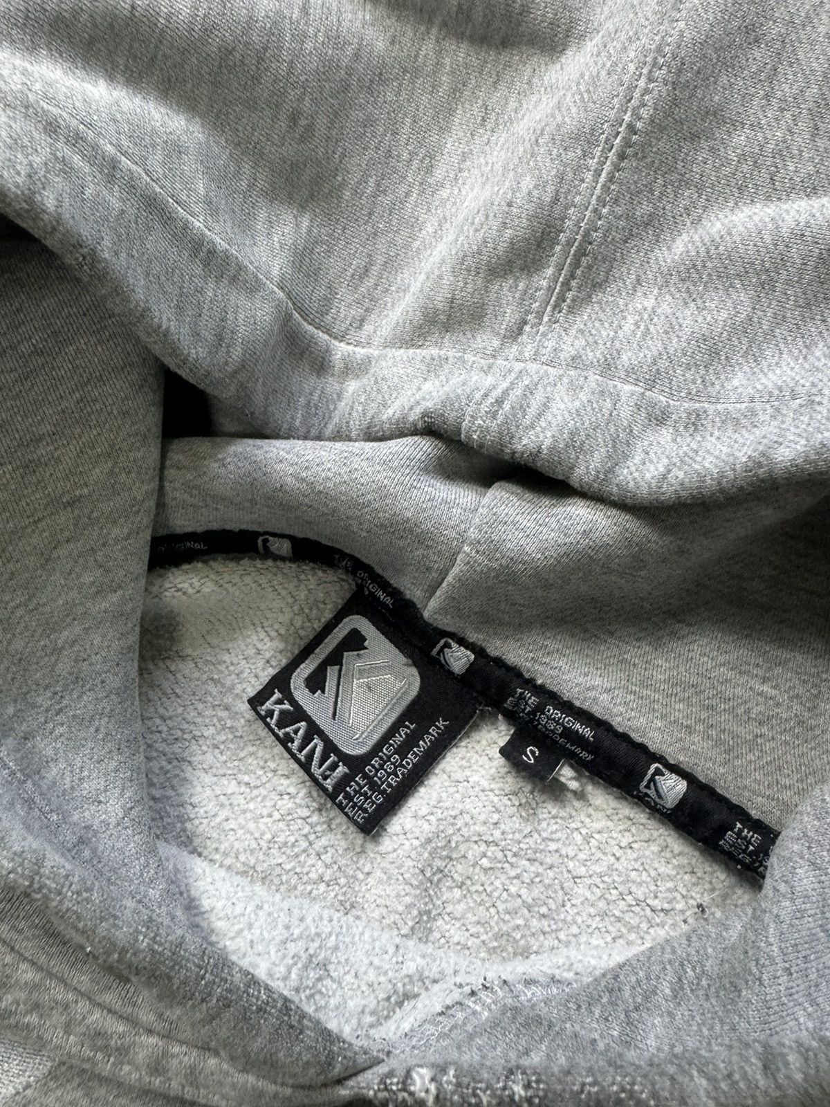 Karl Kani Vintage Karl Kani Hodies Gray Big Logo Distressed Faded Y2K Size US M / EU 48-50 / 2 - 7 Thumbnail