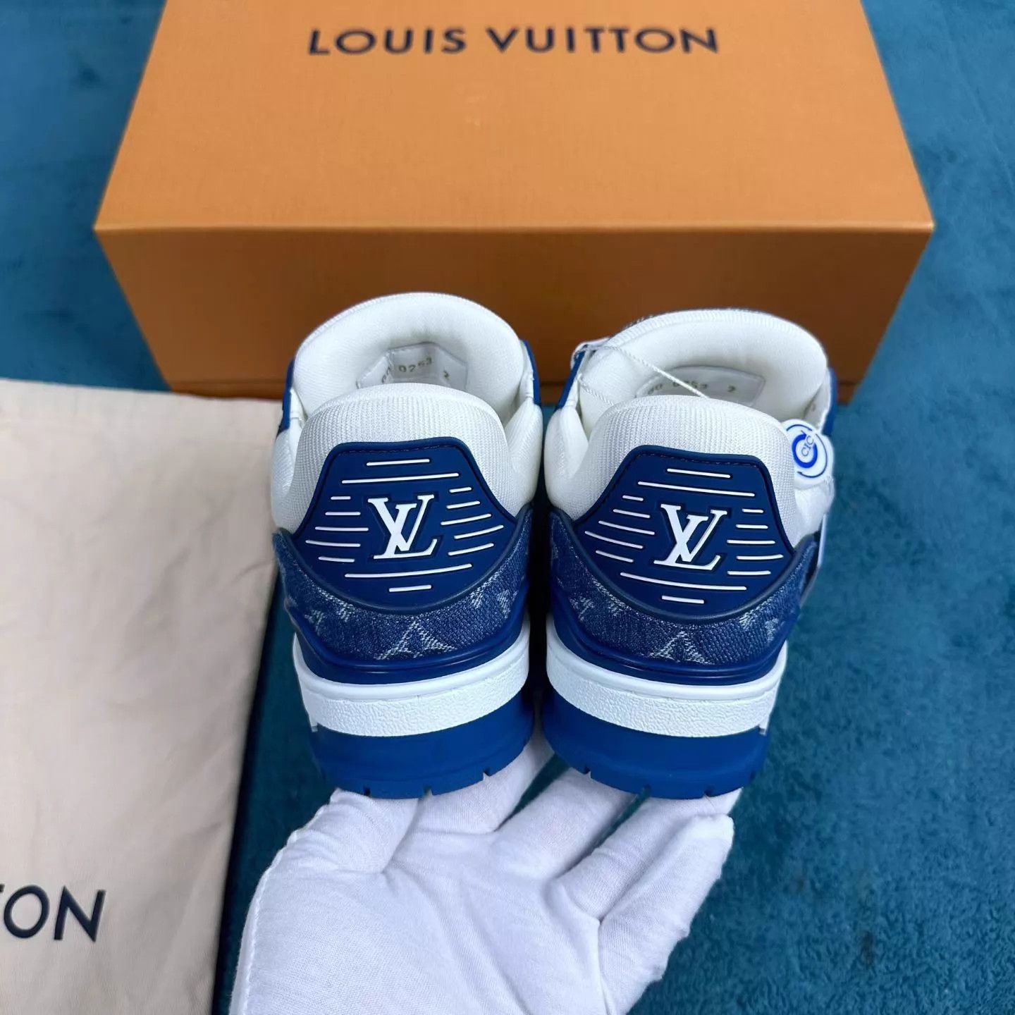 Louis Vuitton LV Trainer White Blue All Over Print Denim 2/36 Size US 5.5 / IT 35.5 - 4 Thumbnail