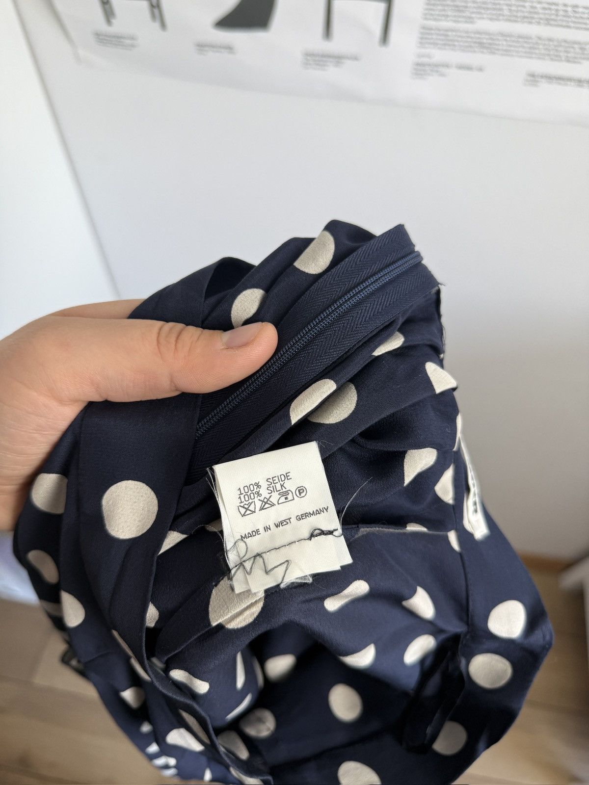 Designer × Jil Sander Vintage y2k Jil Sander polka dot navy silk skirt 36 S luxury Size 25" / US 0 / IT 36 - 9 Thumbnail