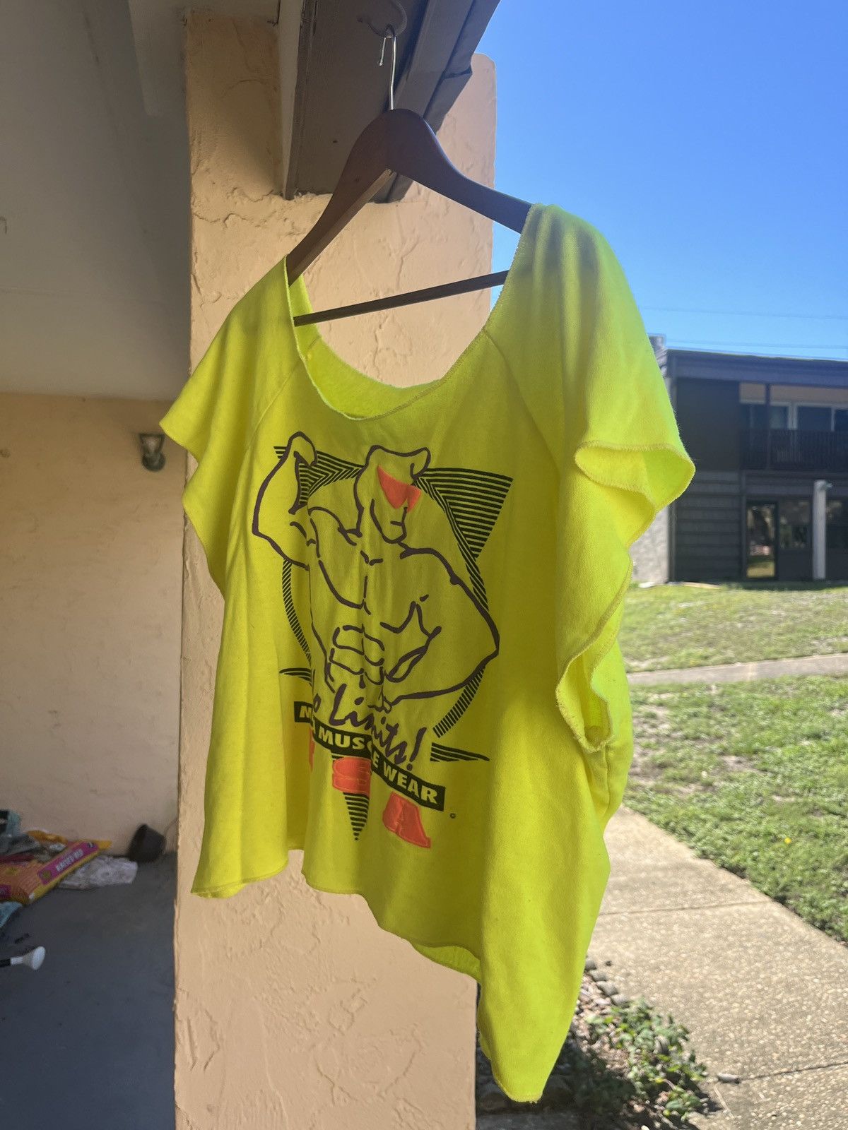 Vintage Vintage bodybuilding cropped sweatshirt boxy XL 90s Size US XL / EU 56 / 4 - 4 Thumbnail