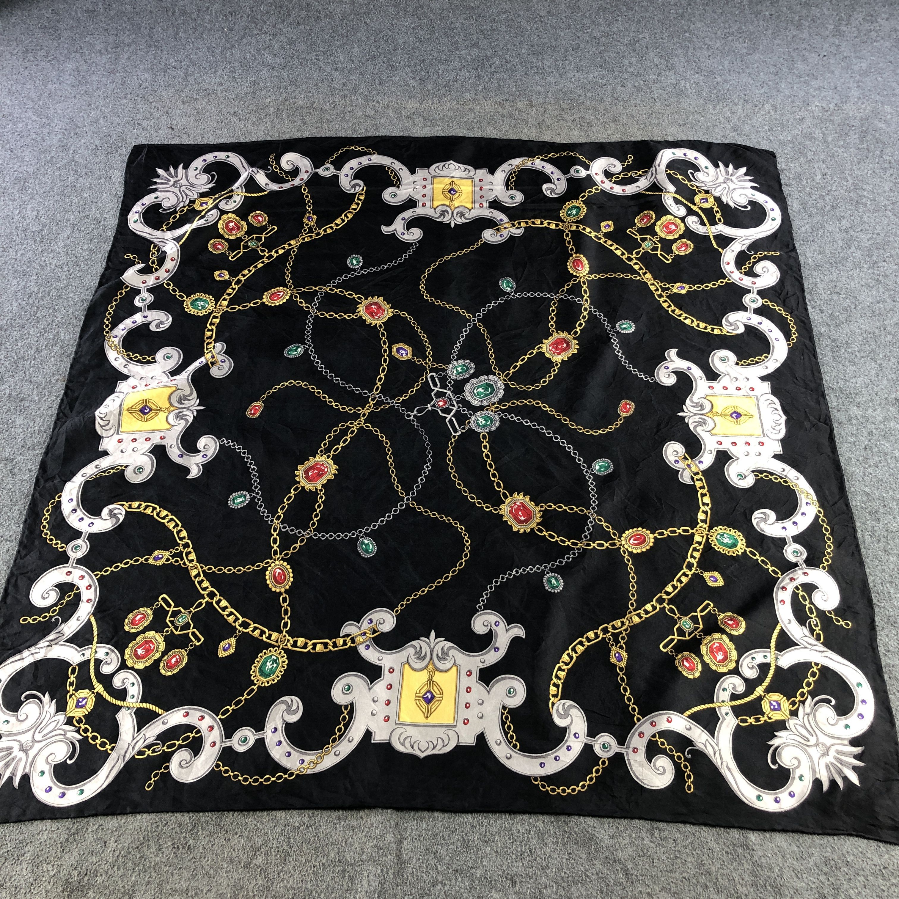 Vintage Vintage Gold Chains Silk Scarf M1250 Size ONE SIZE - 2 Thumbnail