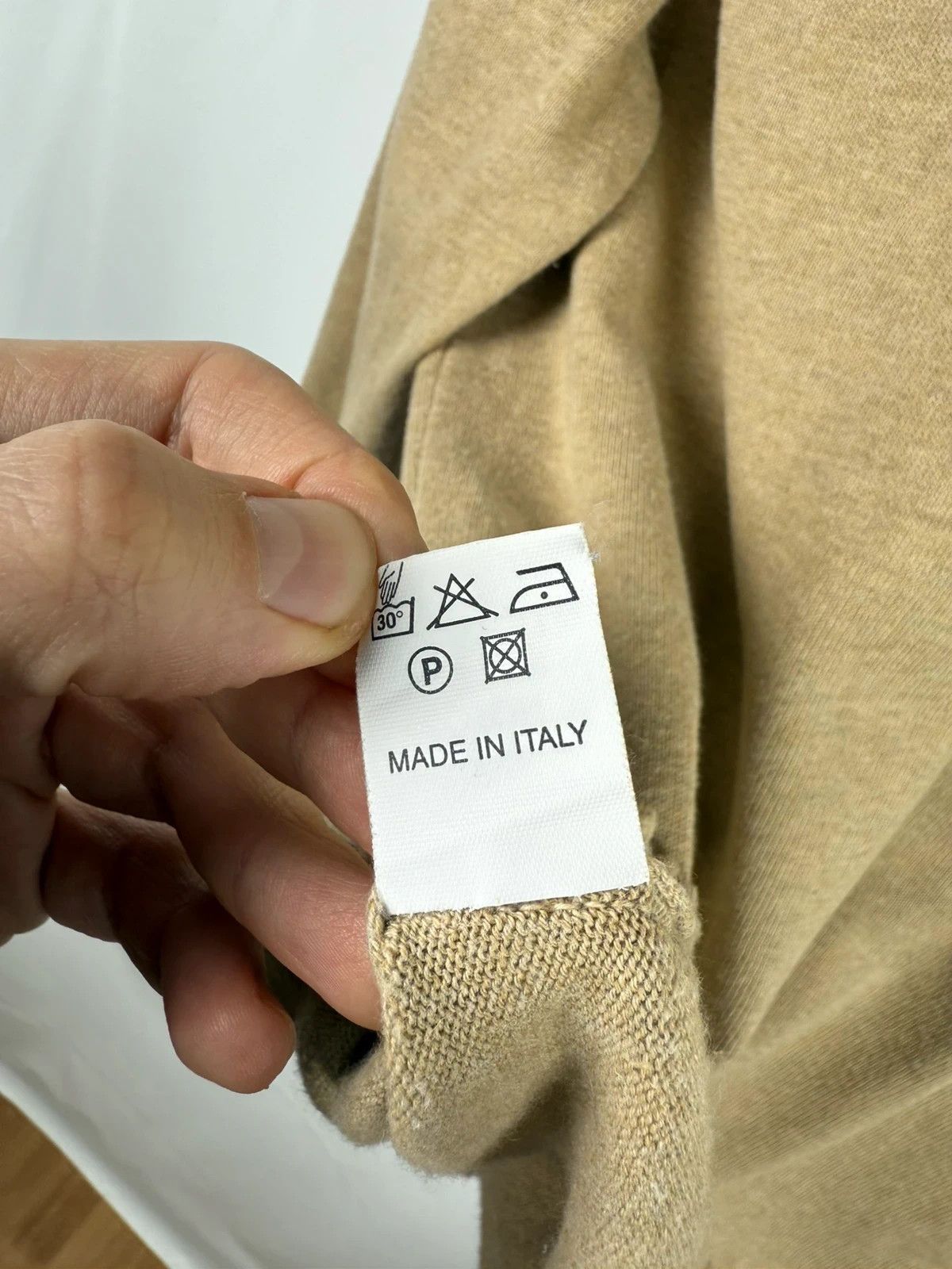 Burberry Burberry Vintage Men Pullover Cotton V-Neck Italy size M Size US M / EU 48-50 / 2 - 9 Thumbnail