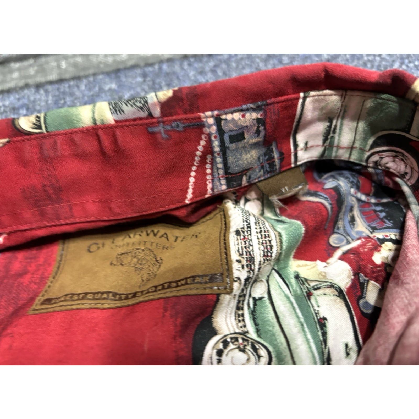 Vintage CLEARWATER Shirt All Over Print Retro Santa Driver Cadillac XL Red Cotton Twill Button-Up Long Sleeve Casual Mens Size US XL / EU 56 / 4 - 2 Thumbnail