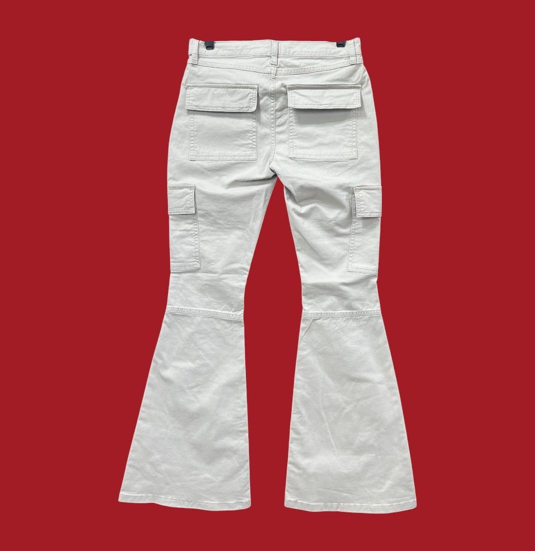 Arizona Jean Co. Arizona - Women's Low-Rise Flared Cargo Pants - Beige - 3 Size 30" / US 8 / IT 44 - 2 Thumbnail