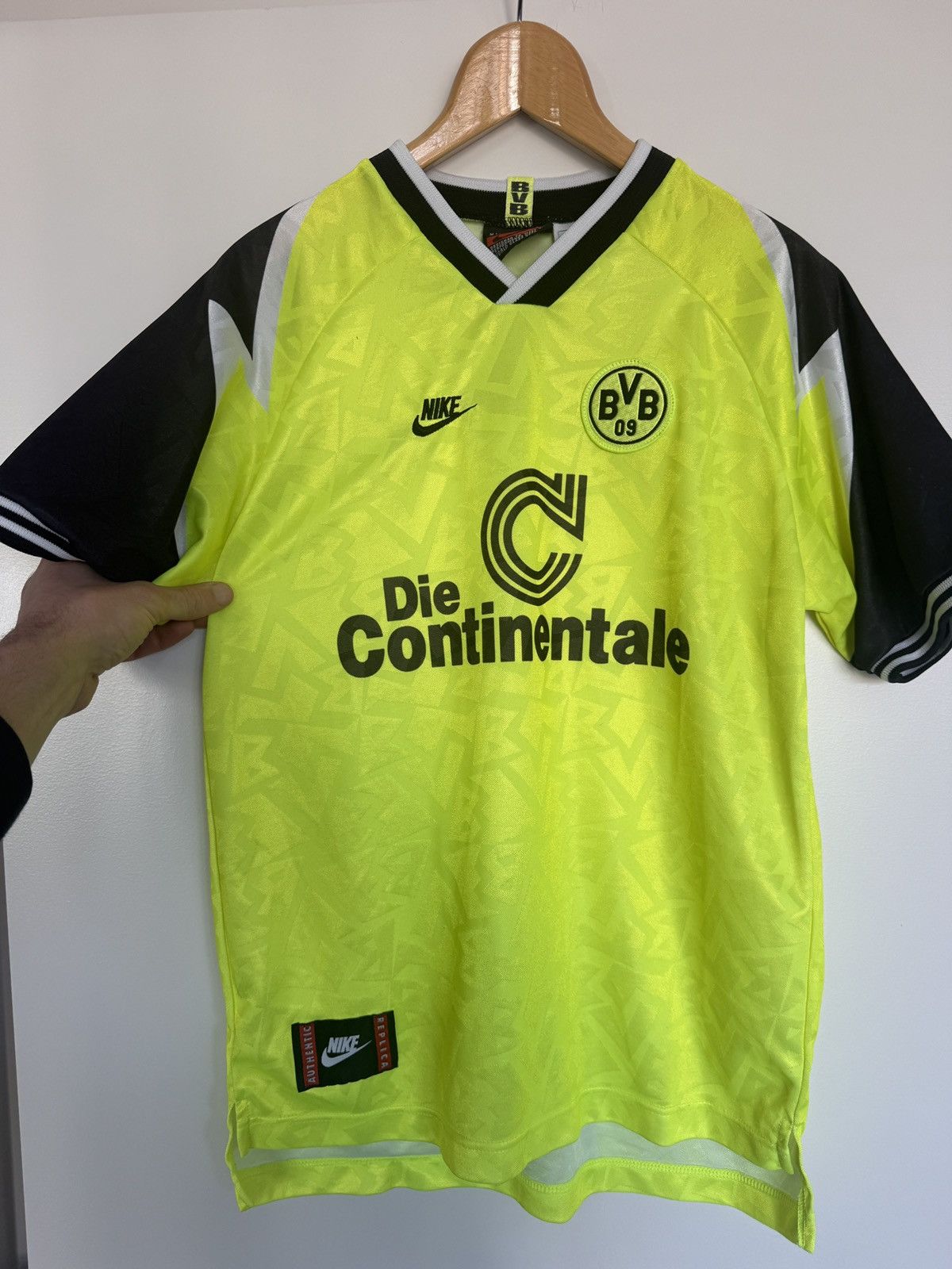 Nike Authentic Borussia Dortmund 95/96 jersey Size US M / EU 48-50 / 2 - 2 Thumbnail