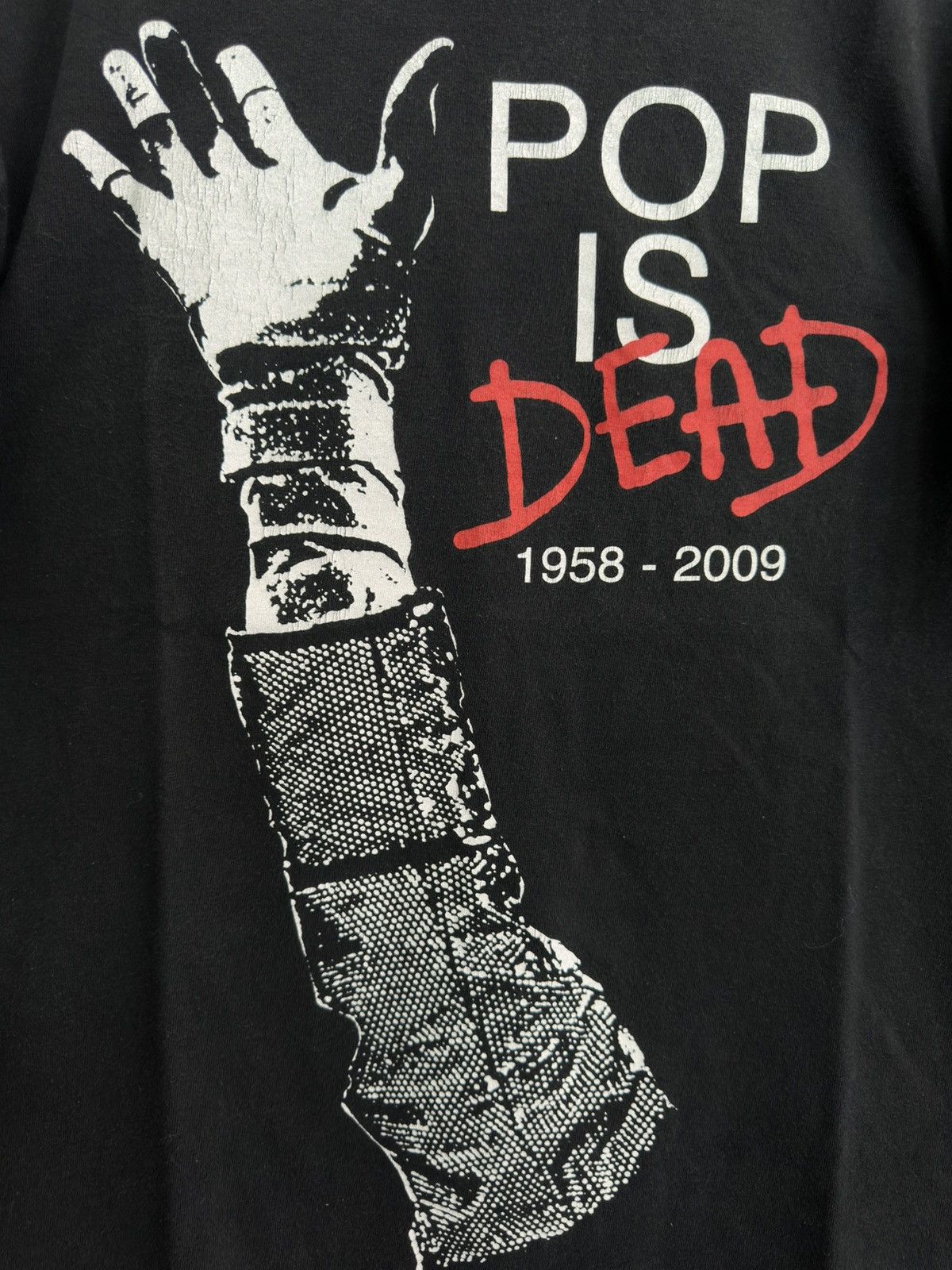Michael Jackson Michael Jackson Pop Is Dead 1958-2009 Vintage Shirt Size US M / EU 48-50 / 2 - 3 Thumbnail