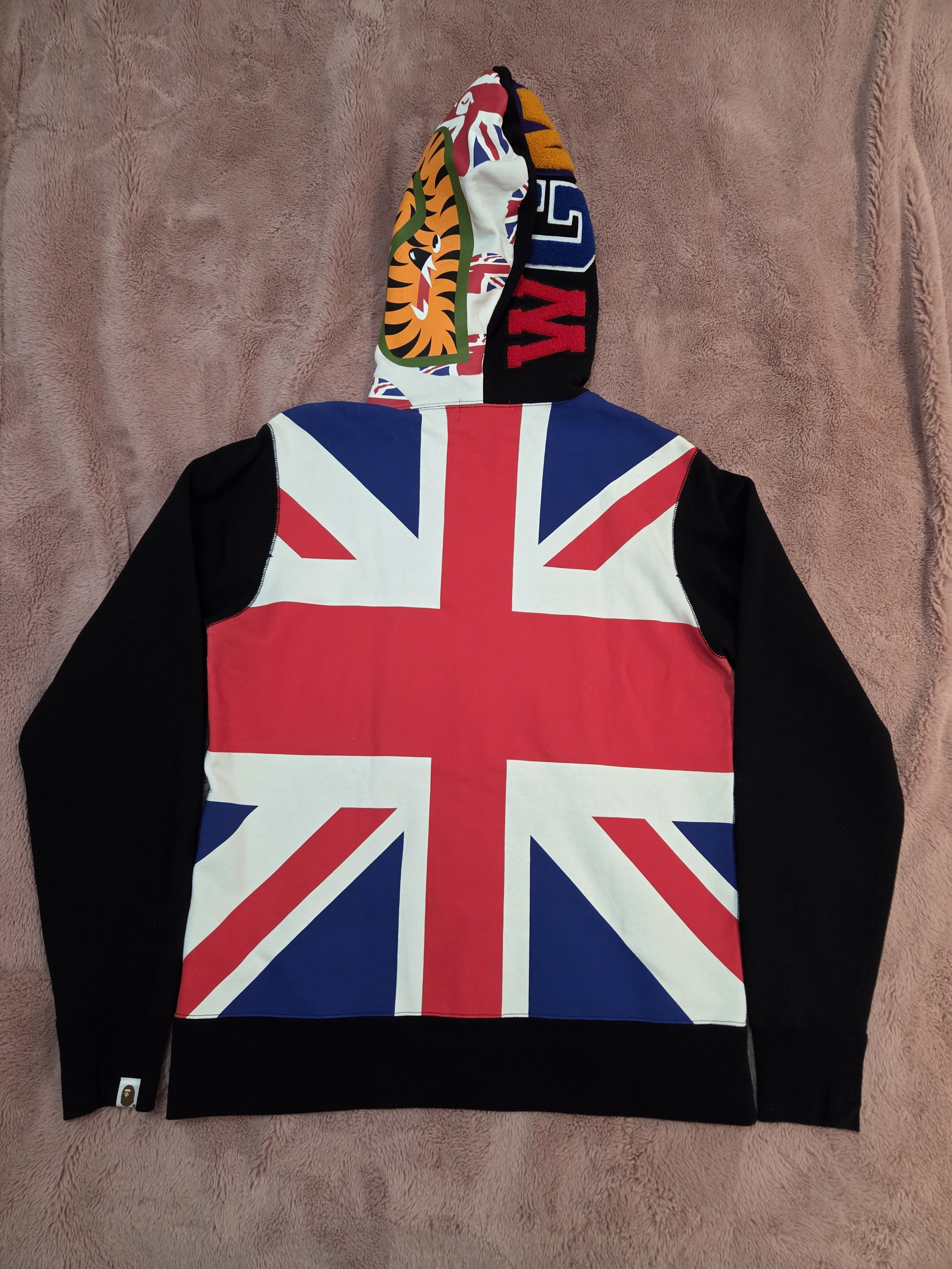 Bape A bathing ape Bape UK London shark hoodie Large Size US L / EU 52-54 / 3 - 1 Thumbnail