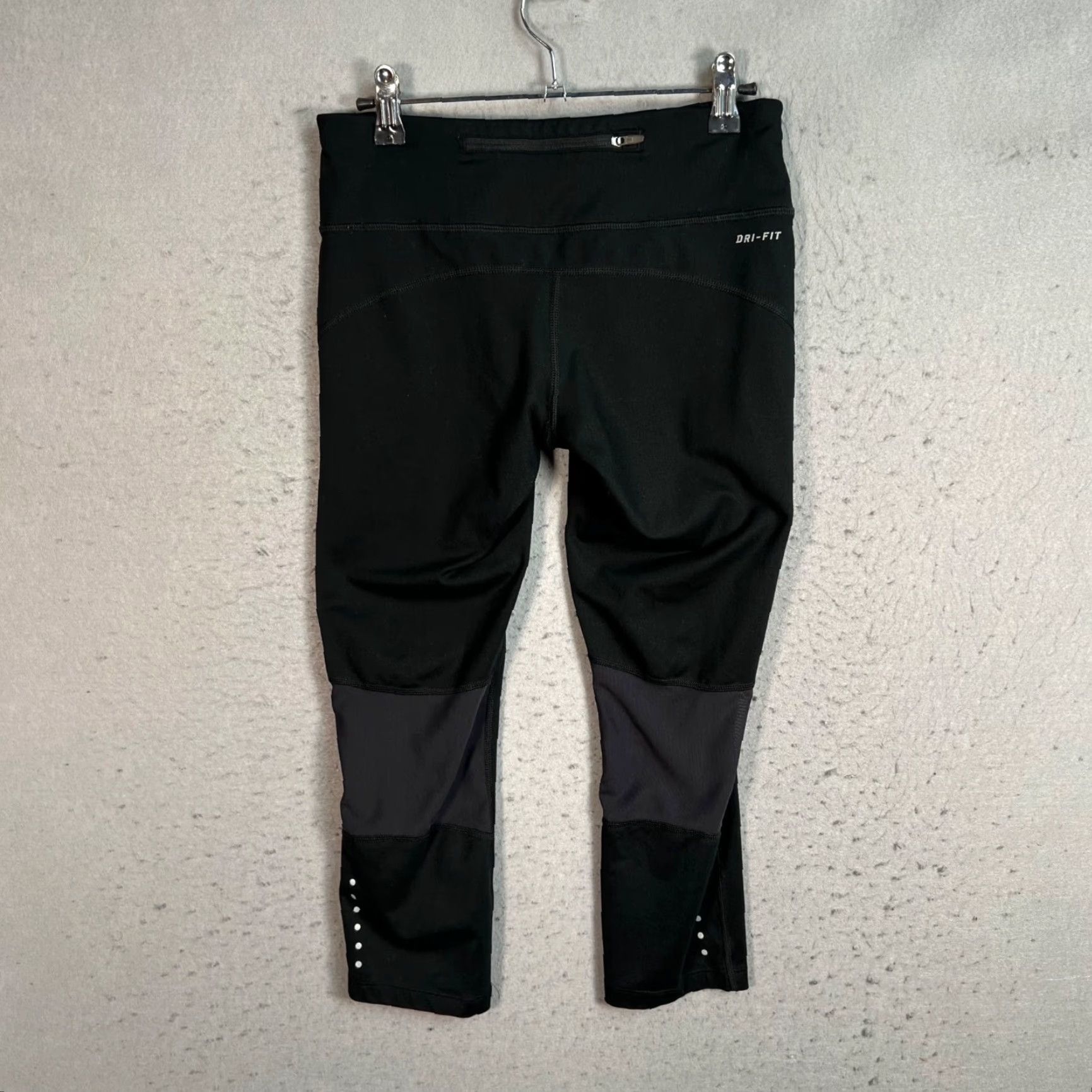 Nike Nike Dri-Fit Black Running 3/4 Length Leggings Womens Small Workout Pants Size 28" / US 6 / IT 42 - 2 Thumbnail