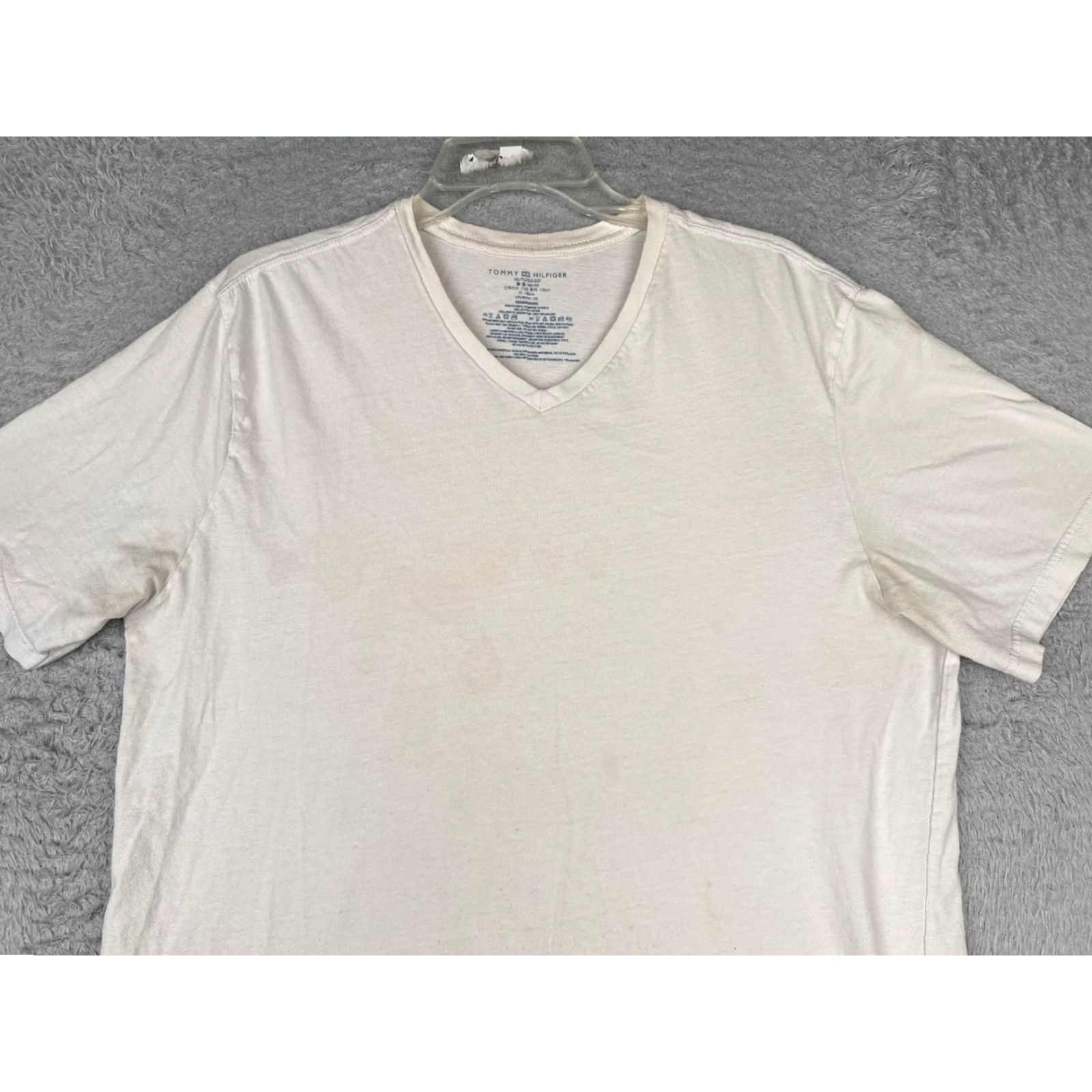 Tommy Hilfiger Tommy Hilfiger Shirt Adult XL White V-Neck Cotton Short Sleeve Jersey Logo Embroidered Mens T-Shirt Central American? Size US XL / EU 56 / 4 - 4 Thumbnail